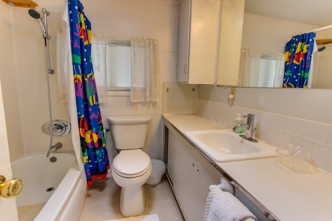 Fisherman's Dream Boat House 2 BD Vacation Rental in Garibaldi, OR