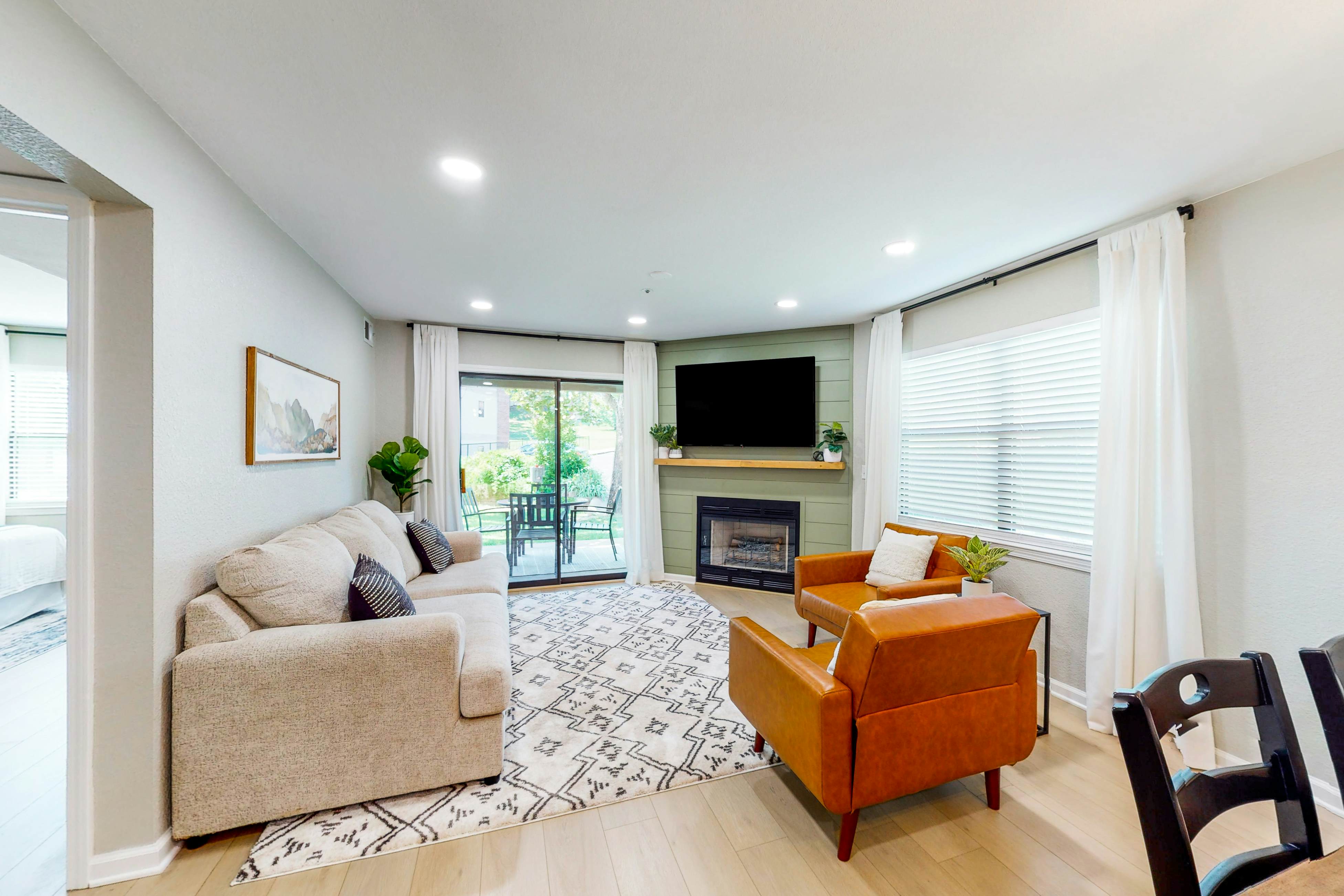 Paradise Pointe Royale