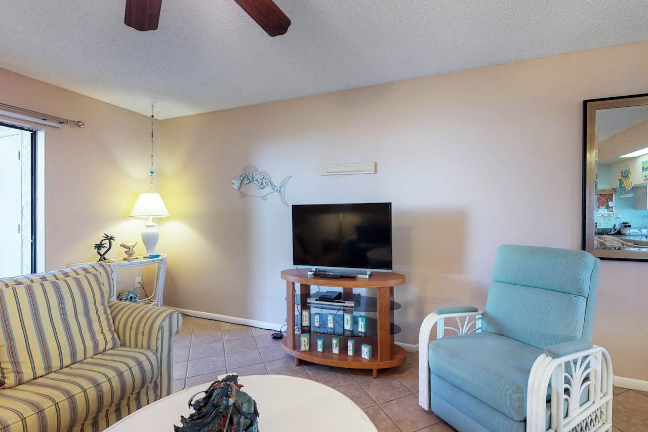 Beach View 5 2 BD Vacation Rental in Holmes Beach, FL Vacasa