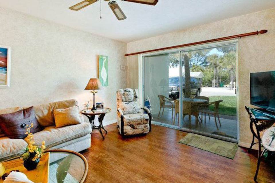Nautilus 105 2 BD Vacation Rental in Holmes Beach, FL Vacasa