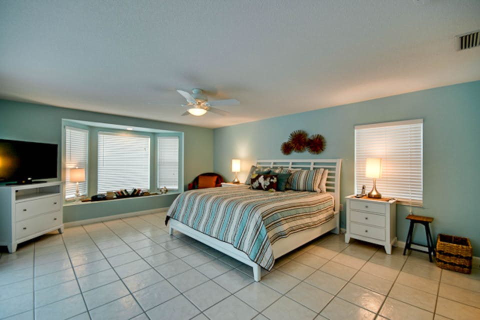 Coconut Tree 3 BD Vacation Rental in Anna Maria, FL Vacasa