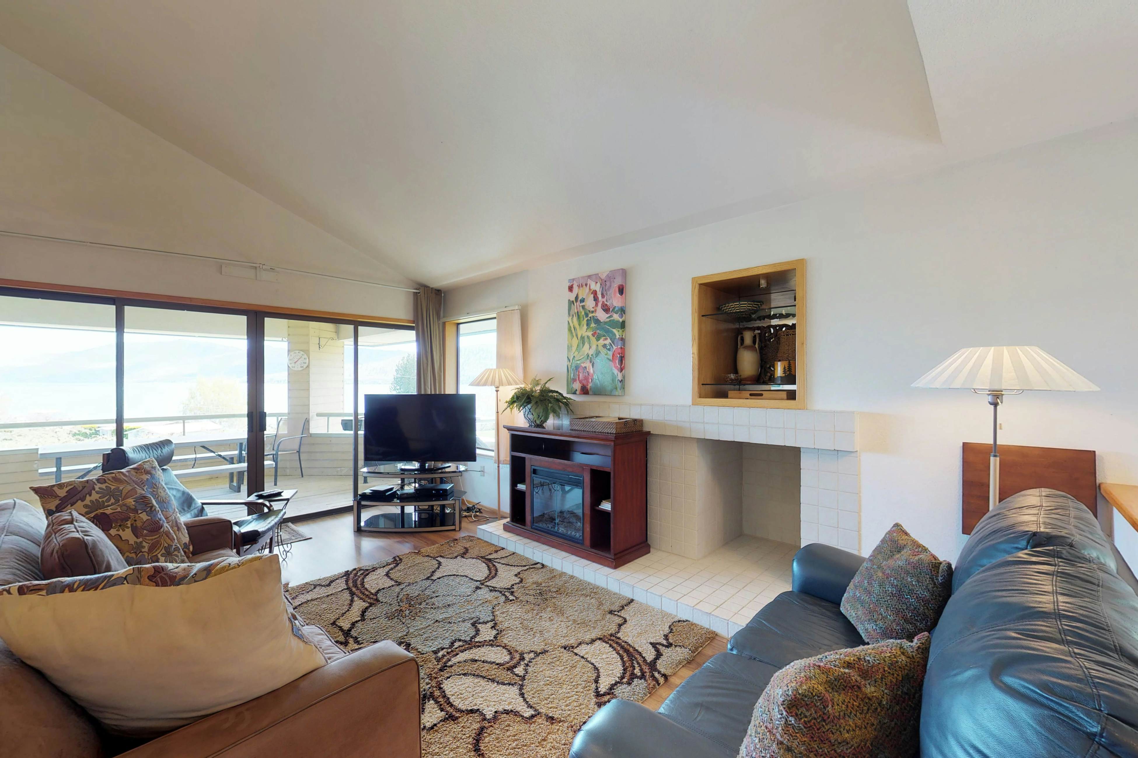 Wapato Point Rentals, House Rentals Lake Chelan, WA Vacasa