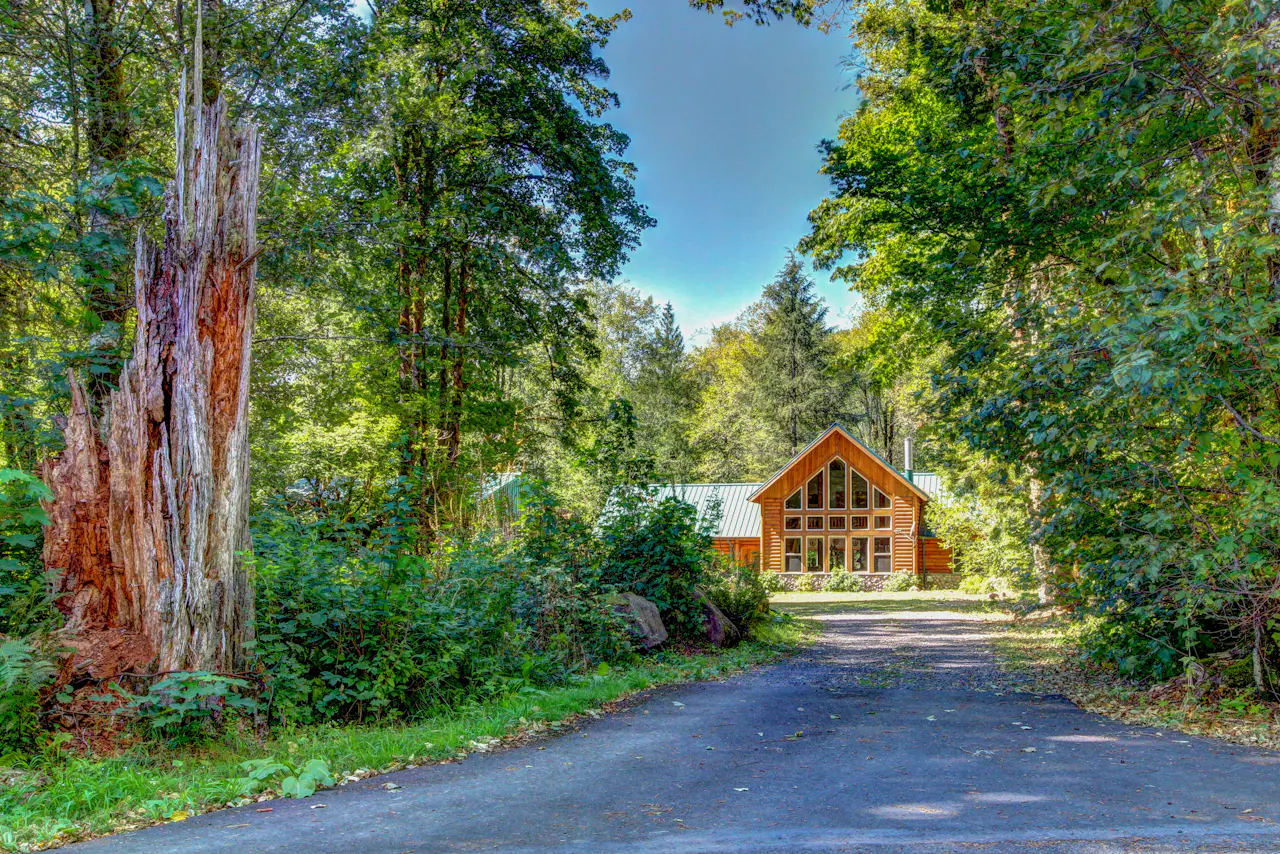 Wy' East Log Lodge 3 BD Vacation Rental in Rhododendron, OR Vacasa