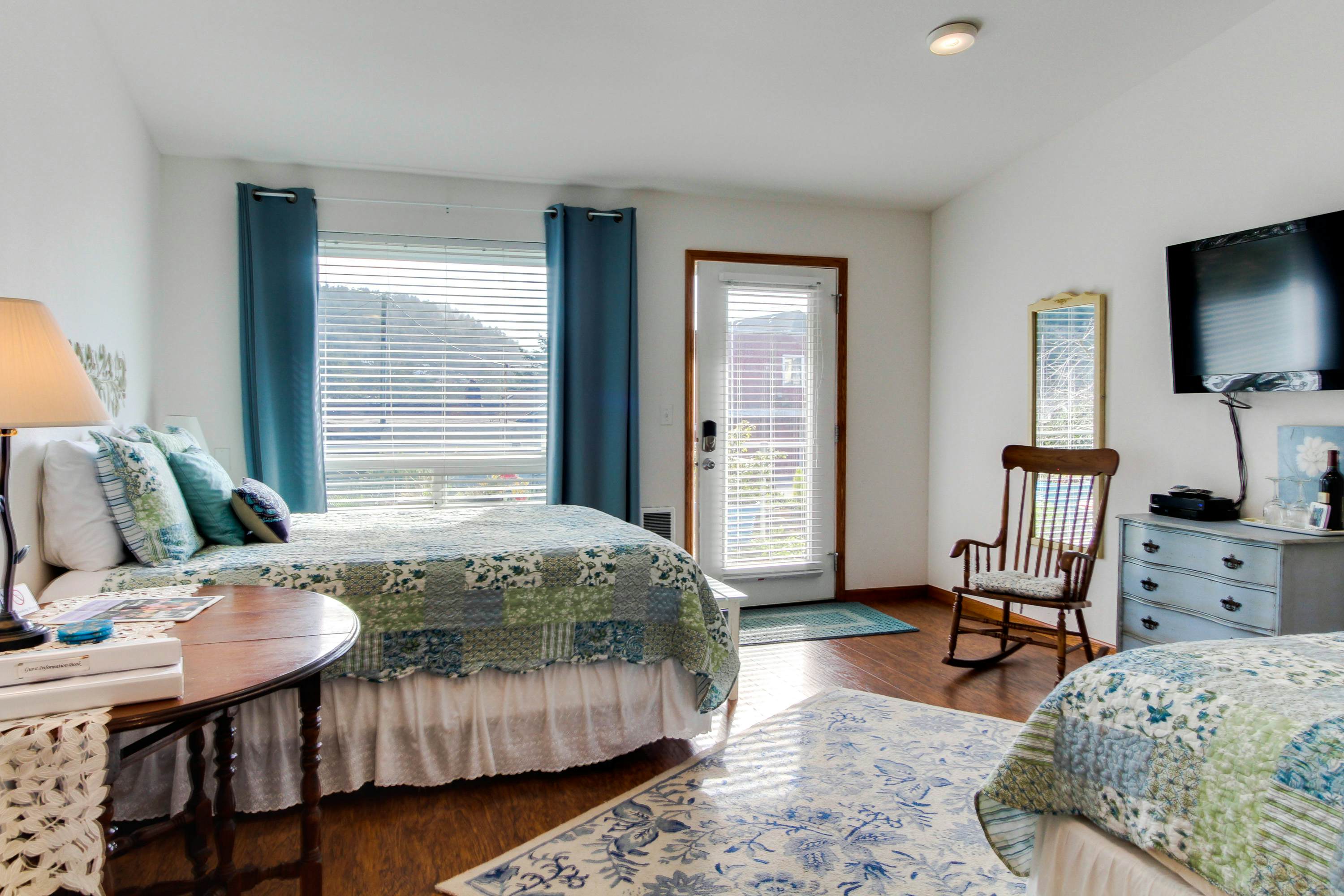 Ocean Cove Inn Rentals, Hotel Rentals, Lodging Yachats Vacasa