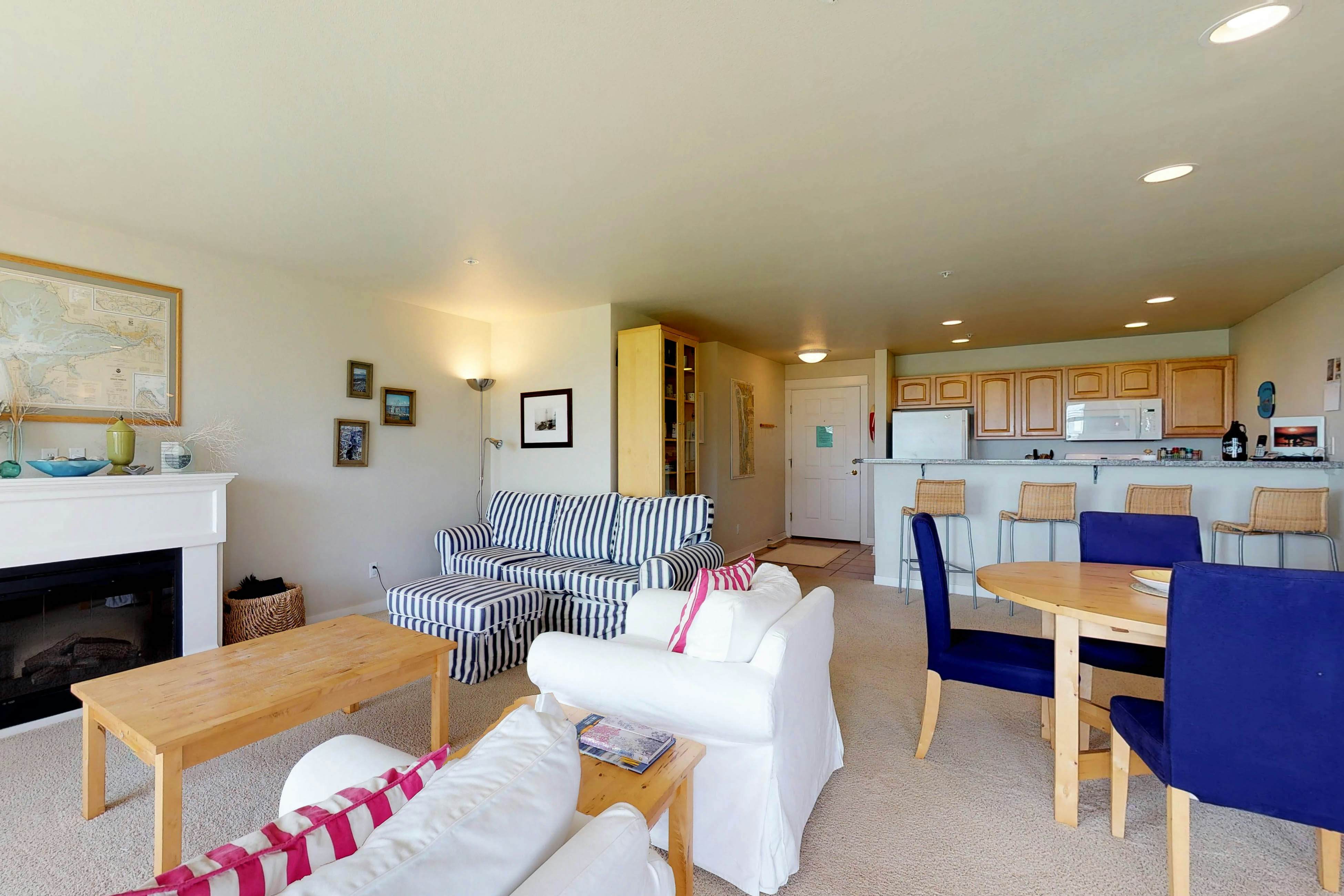 Family Beach Condo 2 BD Westport, WA Vacation Rental Vacasa