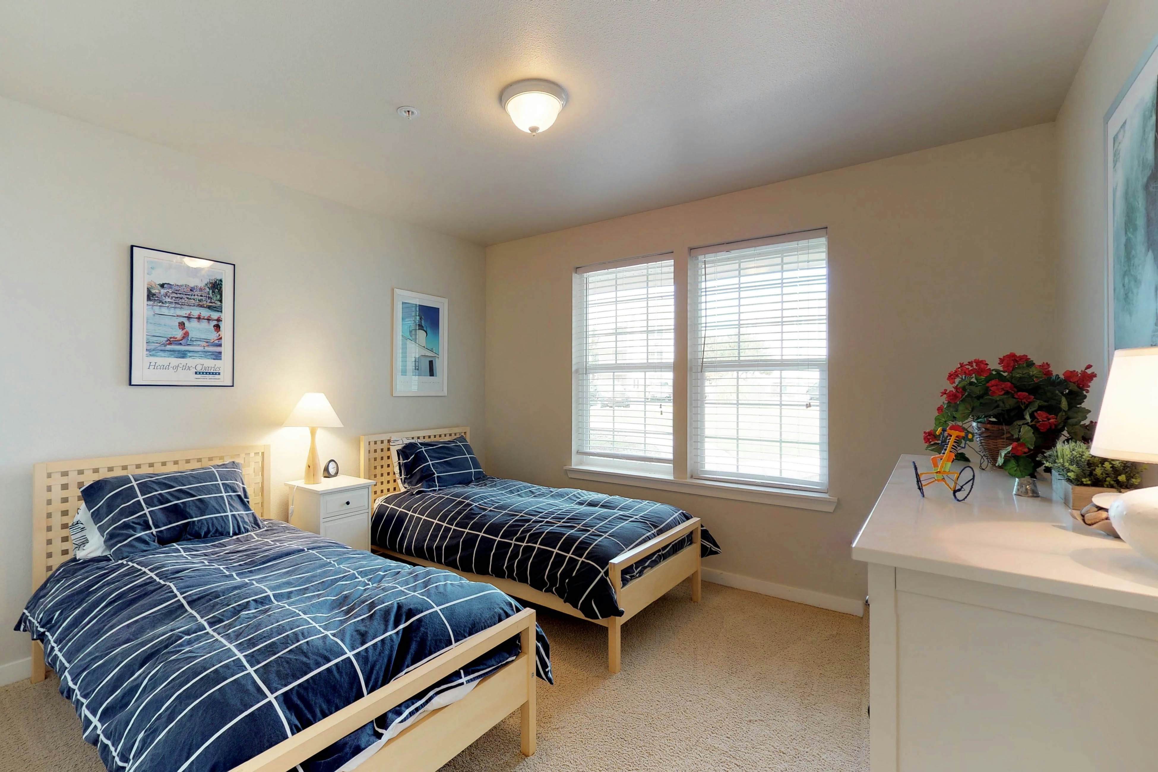 Family Beach Condo 2 BD Westport, WA Vacation Rental Vacasa