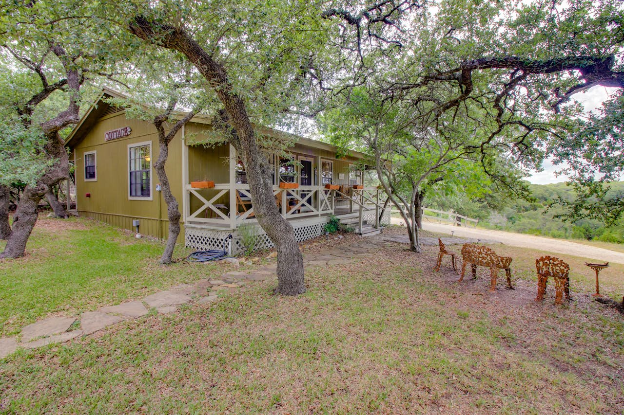 The Cottage at Whitetail Ridge Retreat 2 BD Vacation Rental in