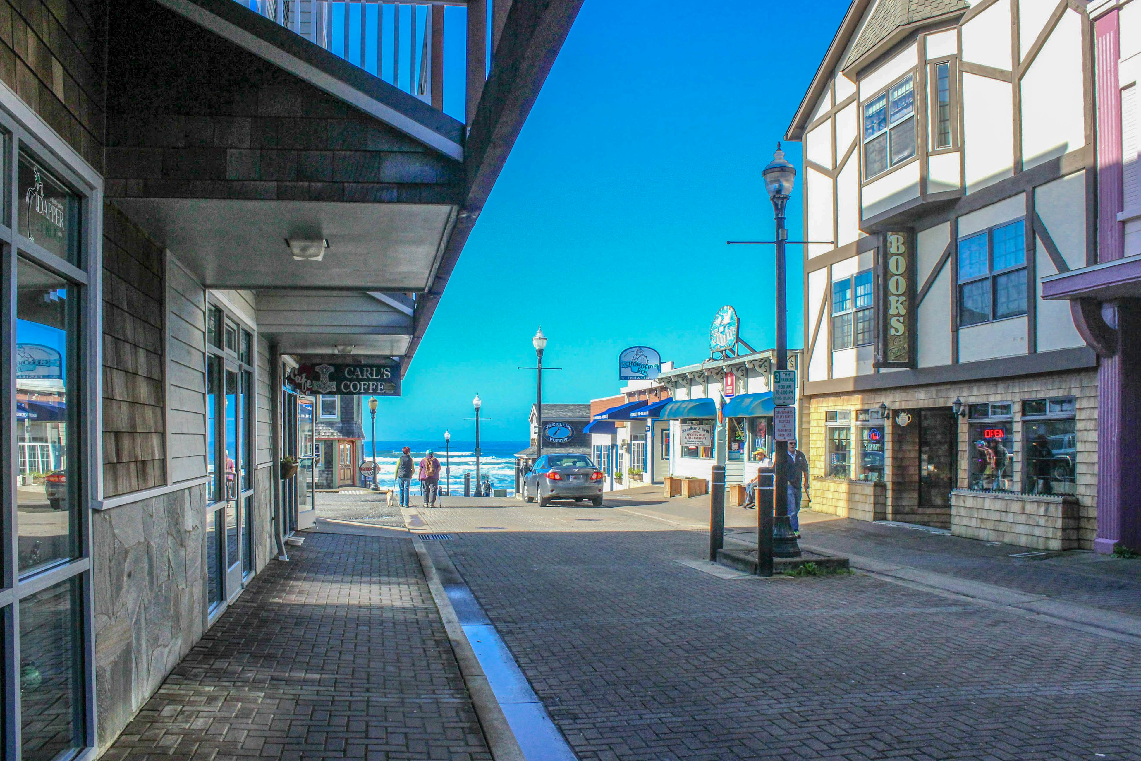 Nye Beach Lighthouse Vista
