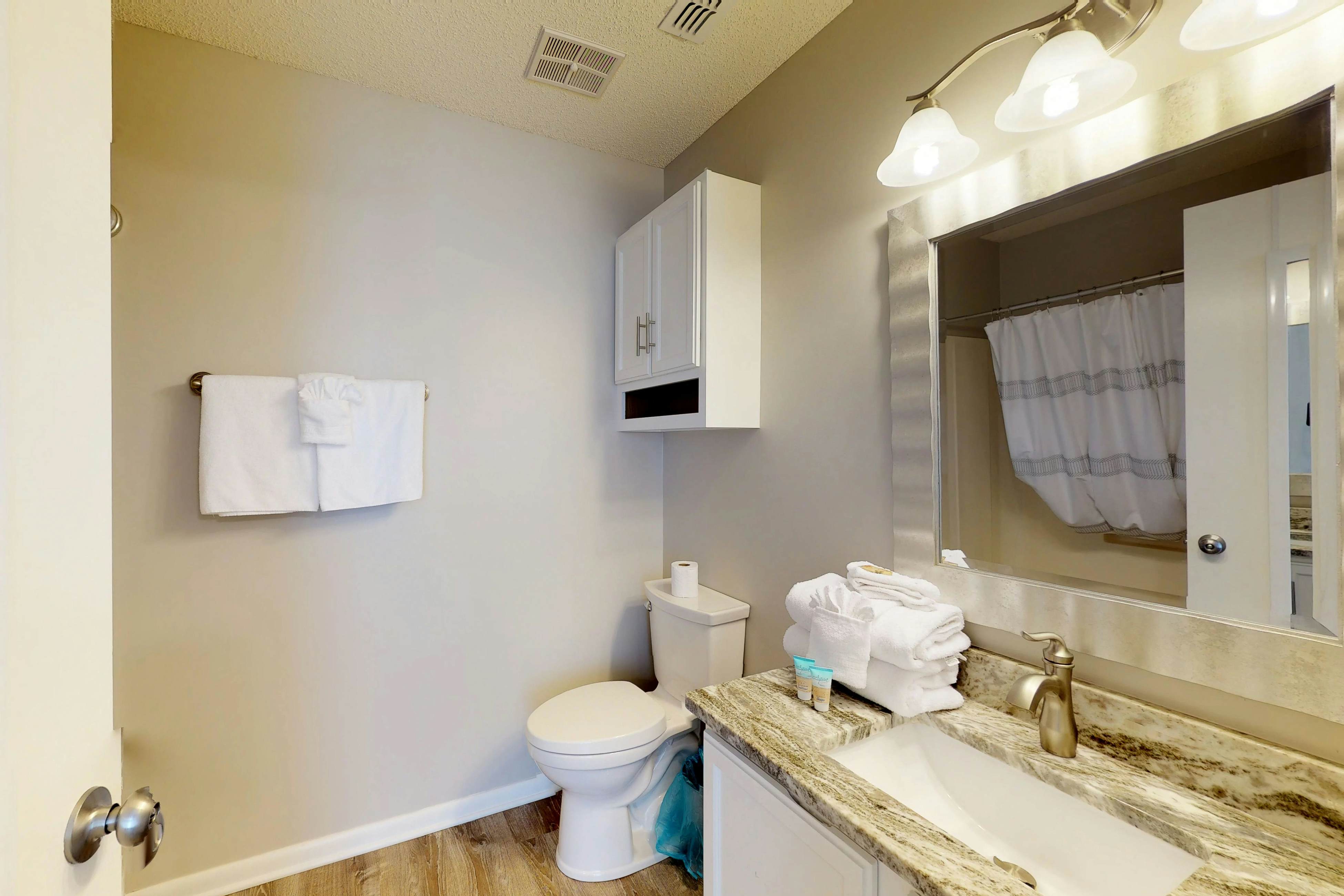 Cotton Bayou 7H | 3 BD Vacation Rental in Orange Beach, AL | Vacasa