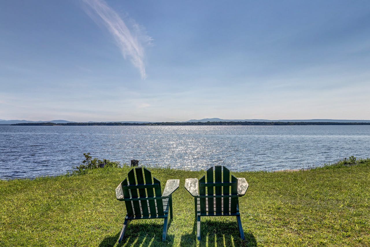 Vancies Cottage 2 BD Vacation Rental in Grand Isle, VT Vacasa