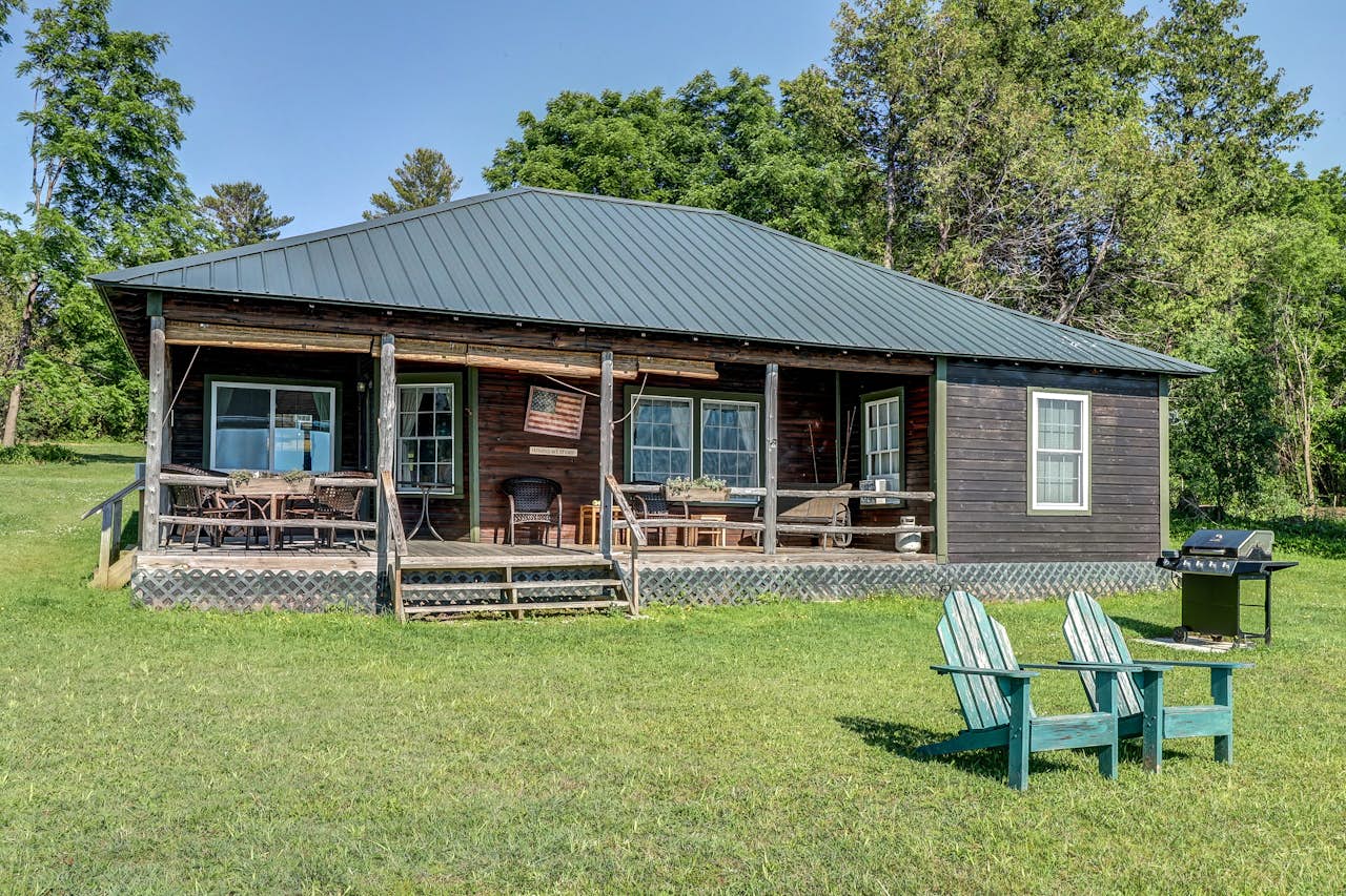 Vancies Cottage 2 BD Vacation Rental in Grand Isle, VT Vacasa