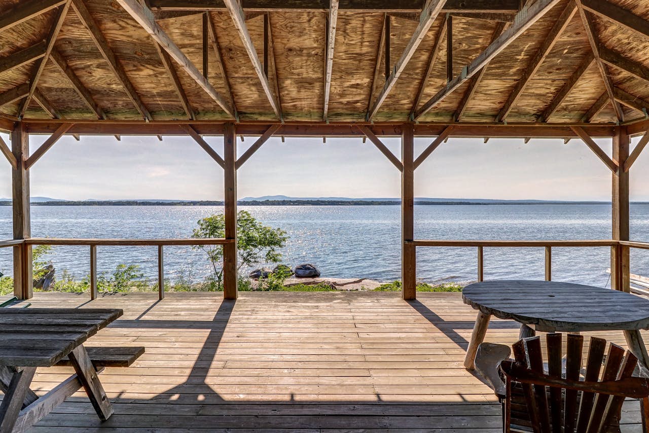 Vancies Cottage 2 BD Vacation Rental in Grand Isle, VT Vacasa