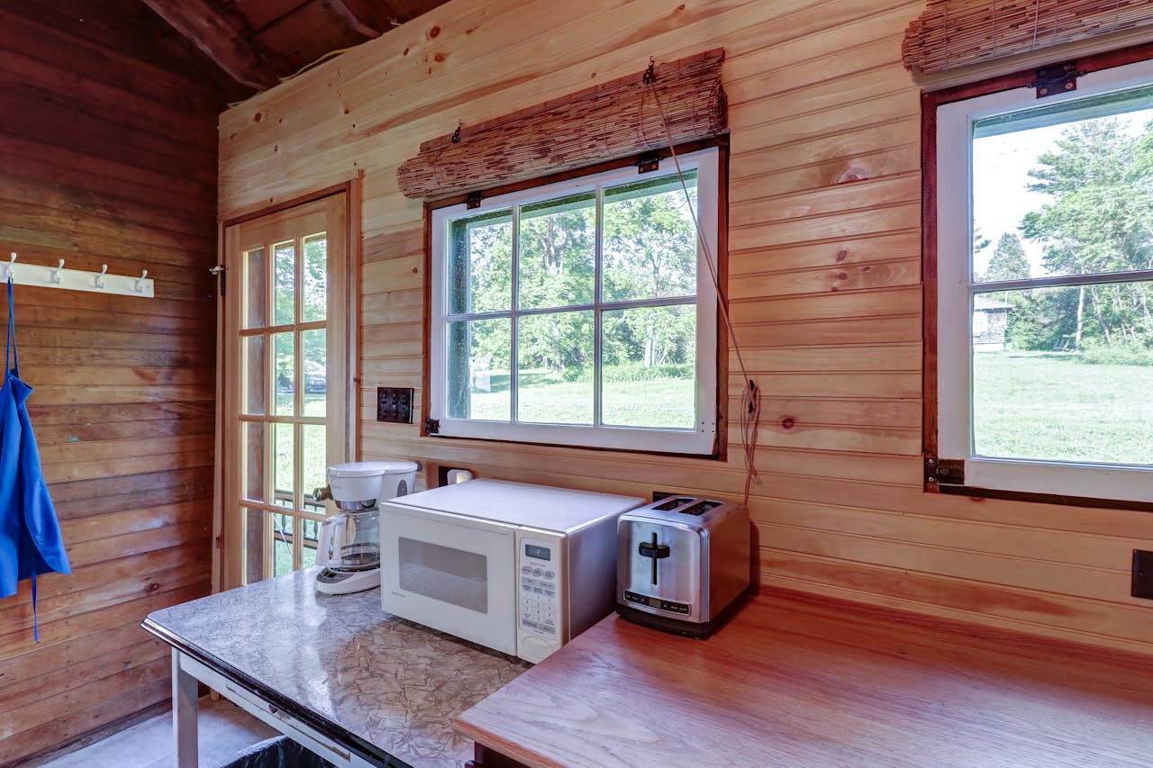 Vancies Cottage 2 BD Vacation Rental in Grand Isle, VT Vacasa