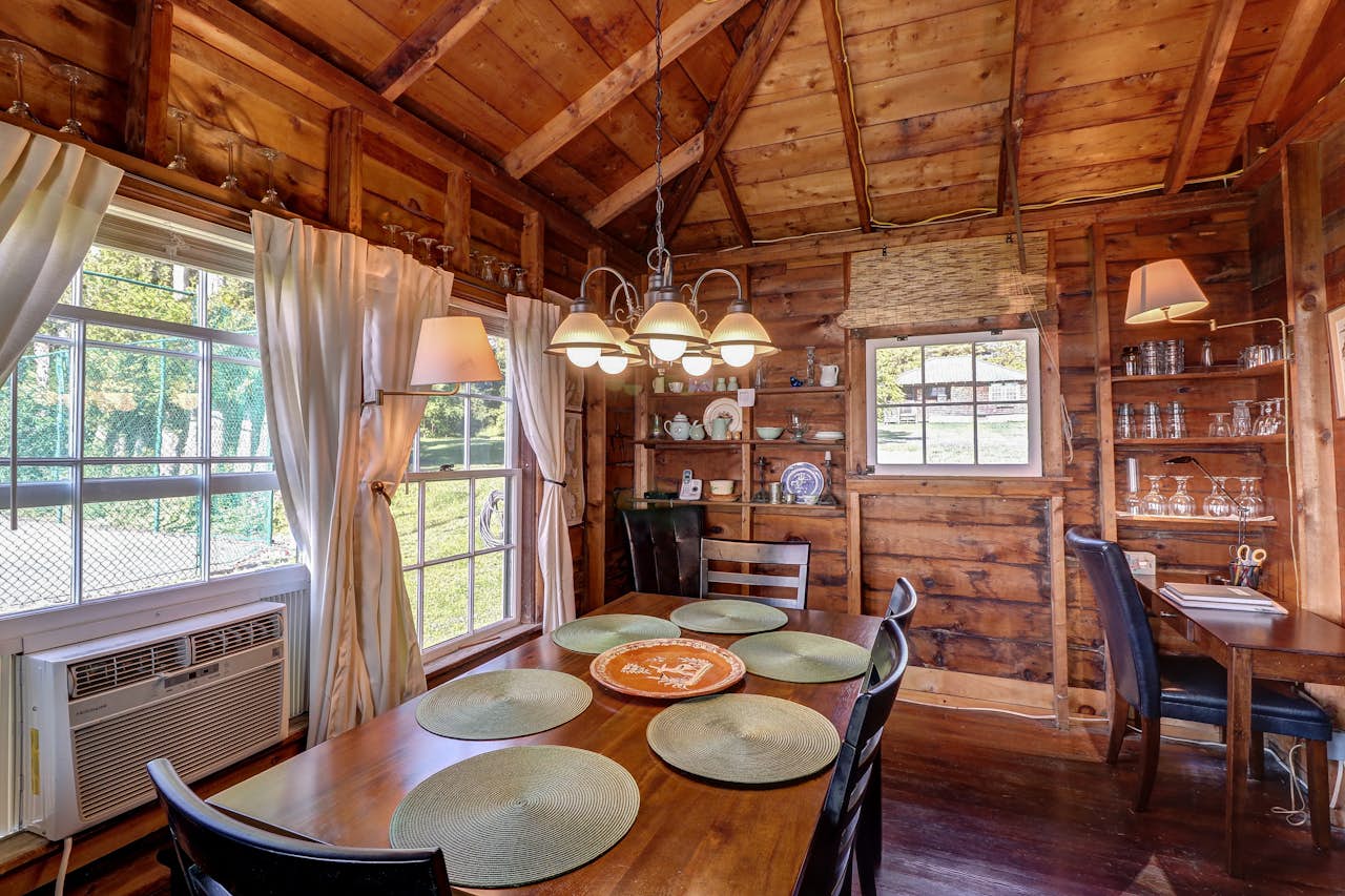 Vancies Cottage 2 BD Vacation Rental in Grand Isle, VT Vacasa