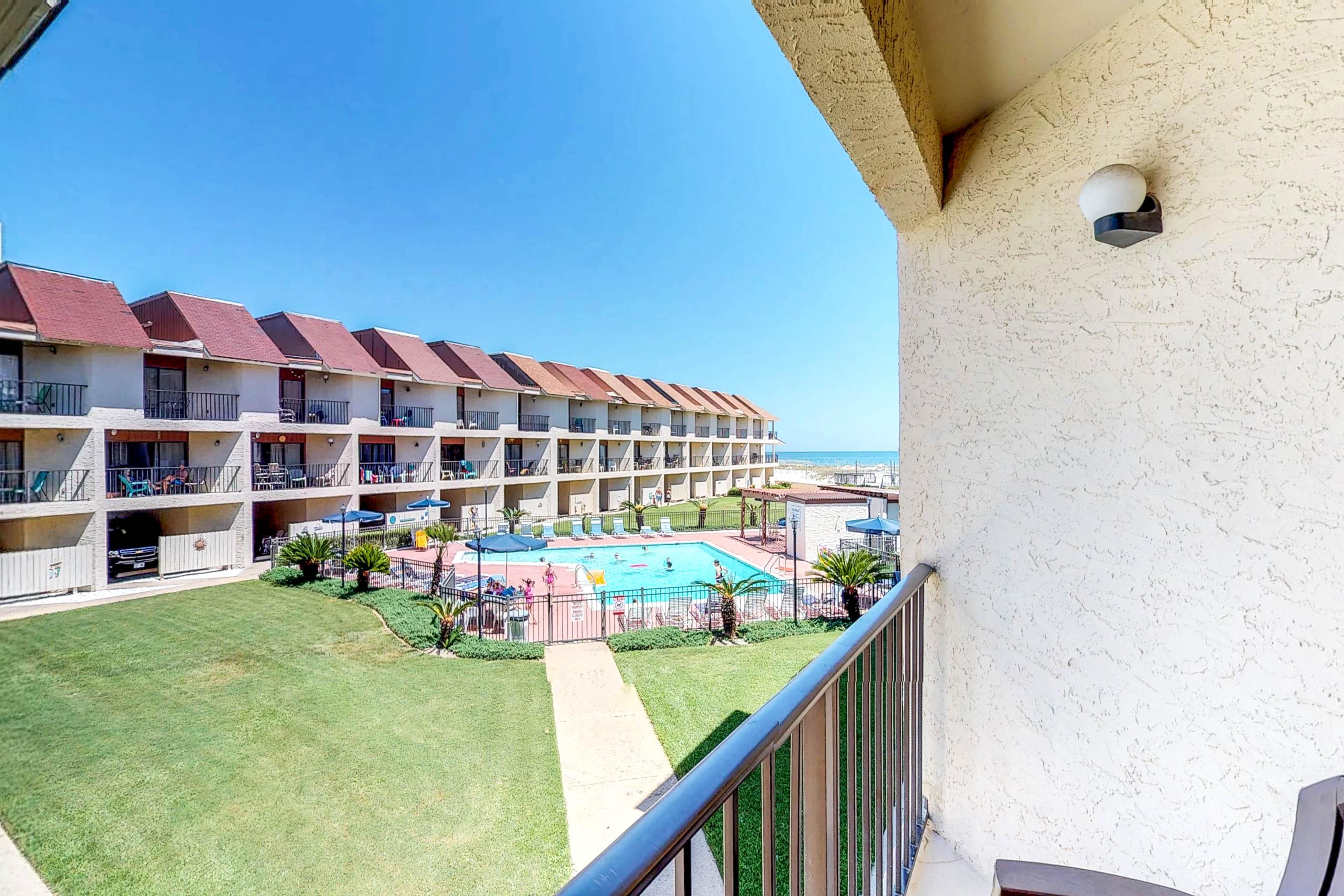 Gulfside Townhome 16 2 Bd Vacation Rental In Gulf Shores Al Vacasa