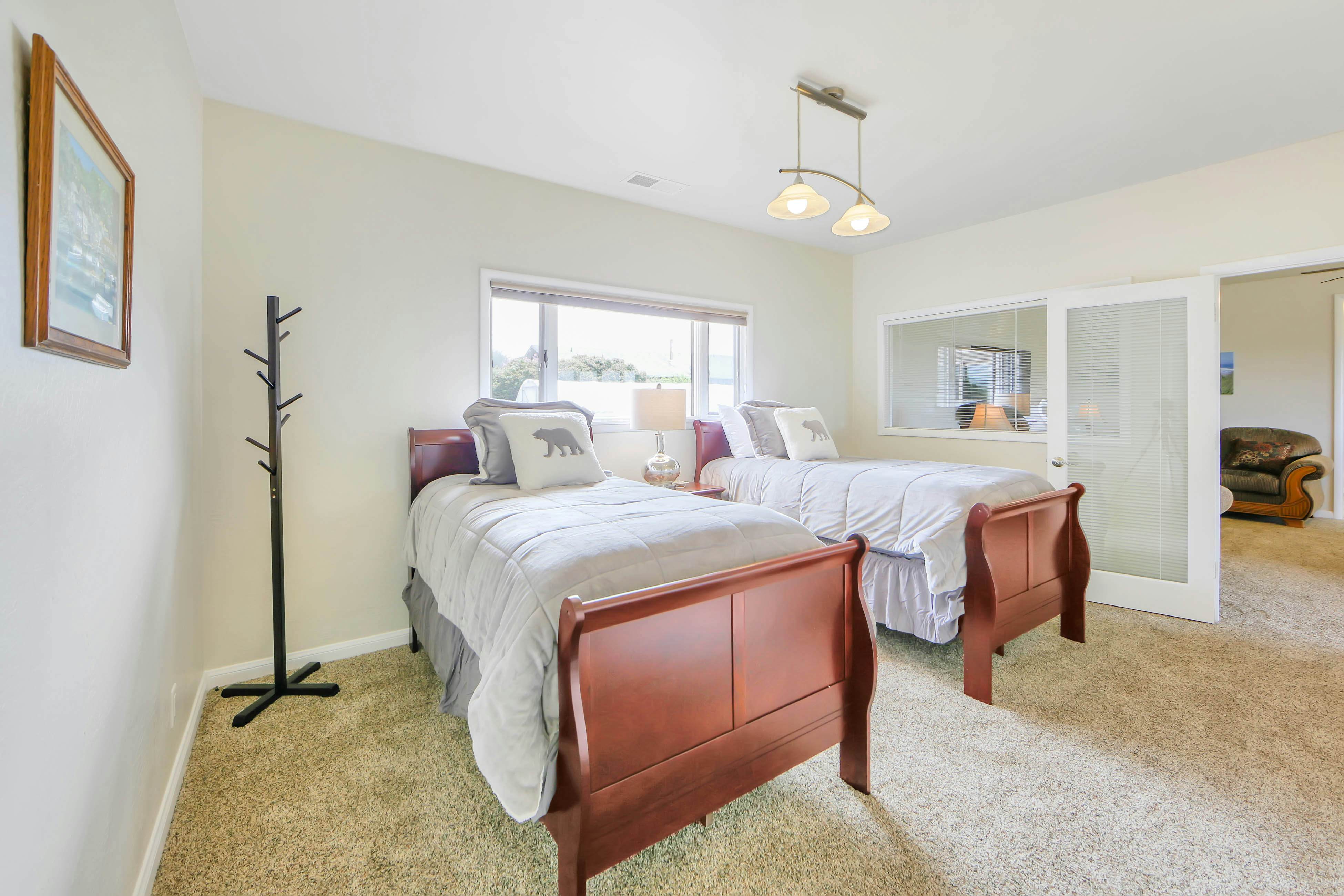 Rosebud Retreat 4 BD Fort Bragg, CA Vacation Rental Vacasa