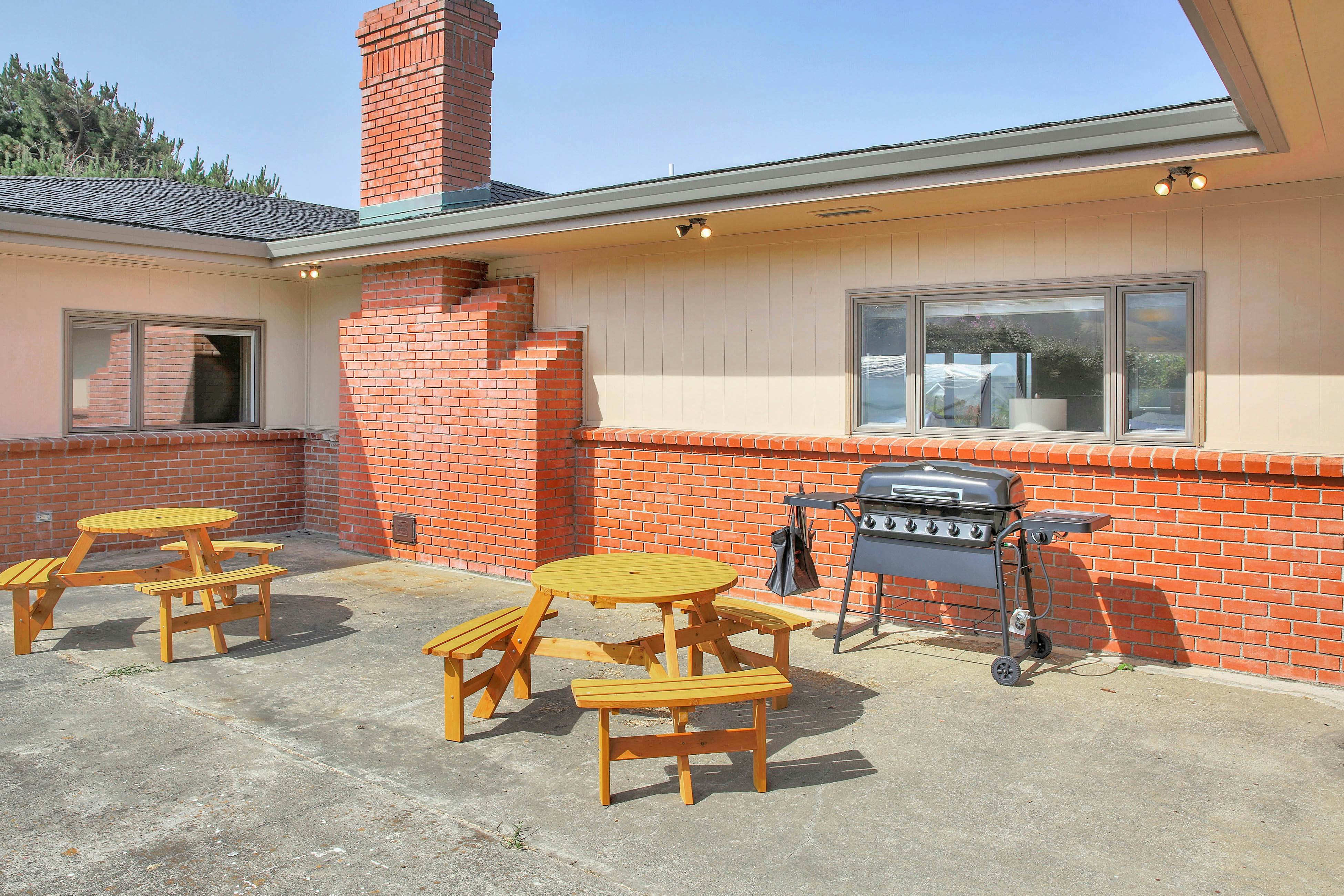 Rosebud Retreat 4 BD Fort Bragg, CA Vacation Rental Vacasa