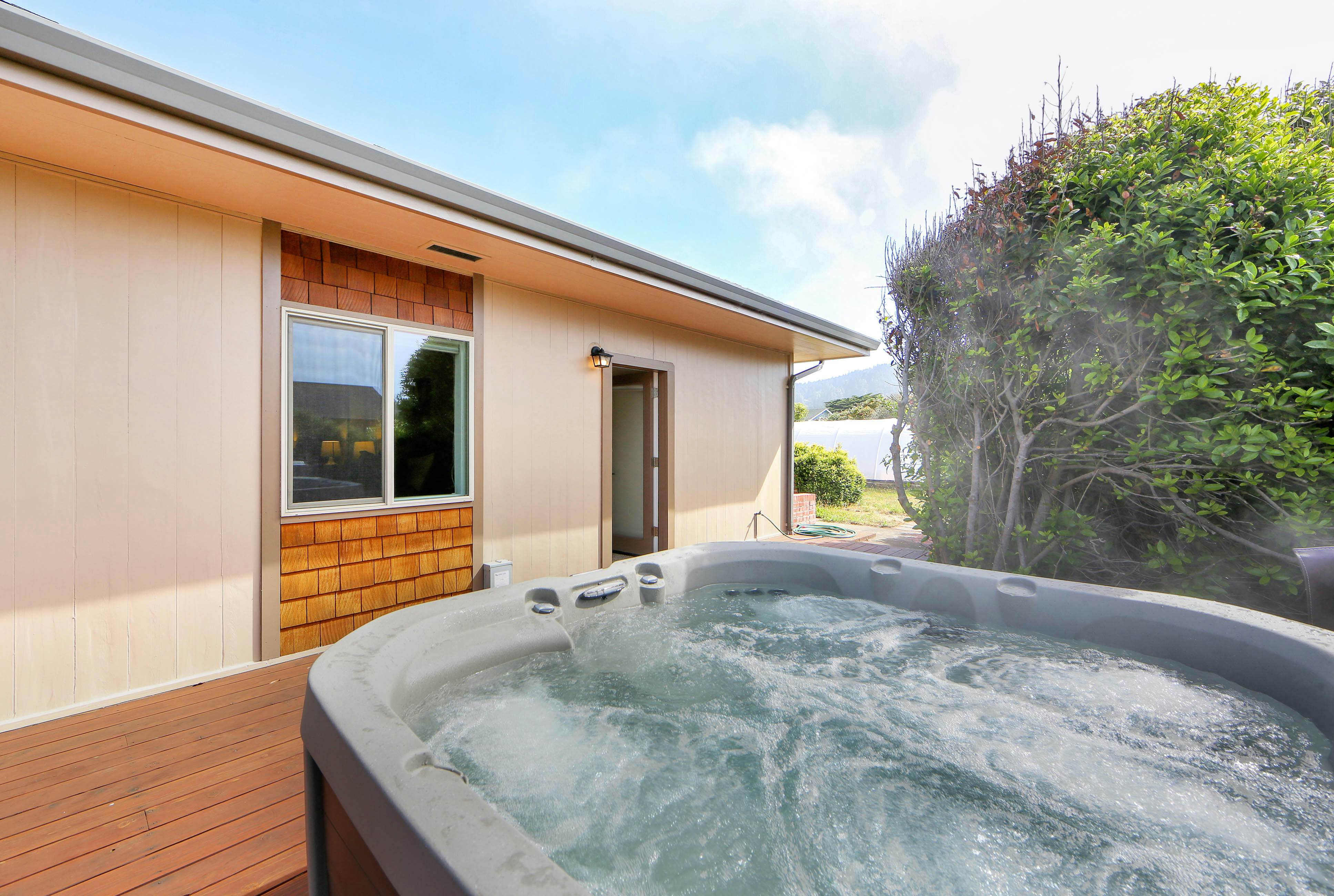 Rosebud Retreat 4 BD Fort Bragg, CA Vacation Rental Vacasa