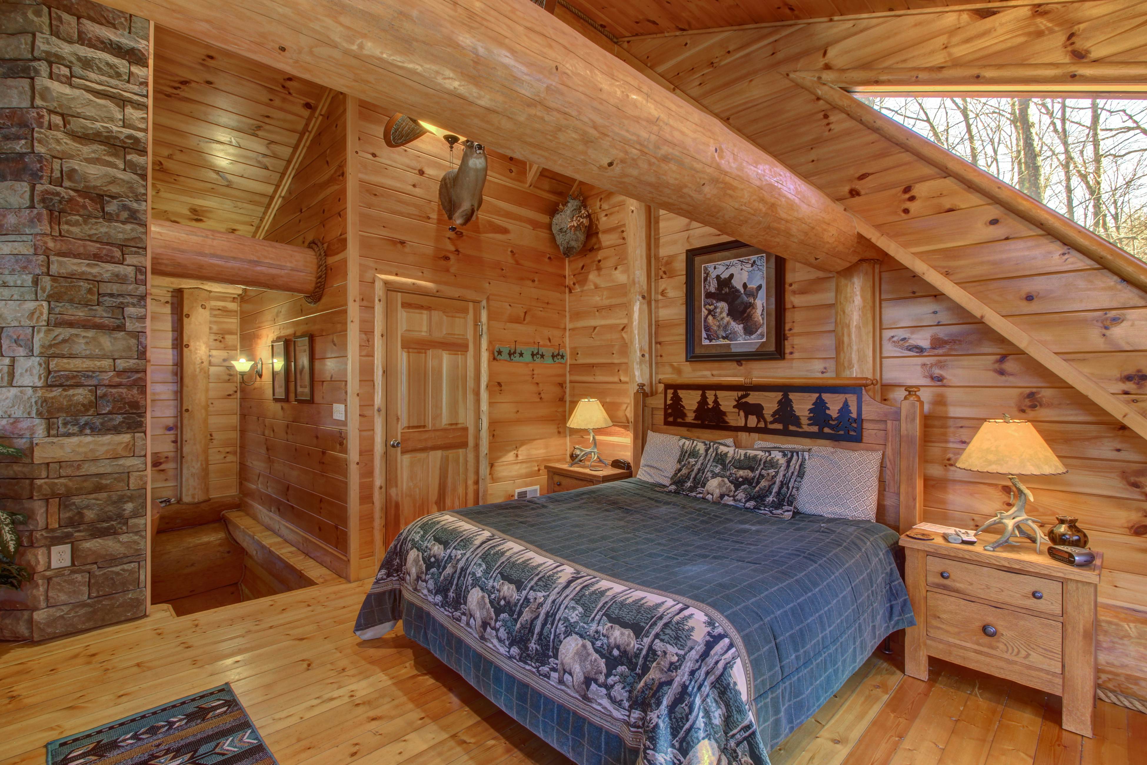 Chief Big Log Cabin 2 Bd Sevierville Tn Vacation Rental Vacasa 
