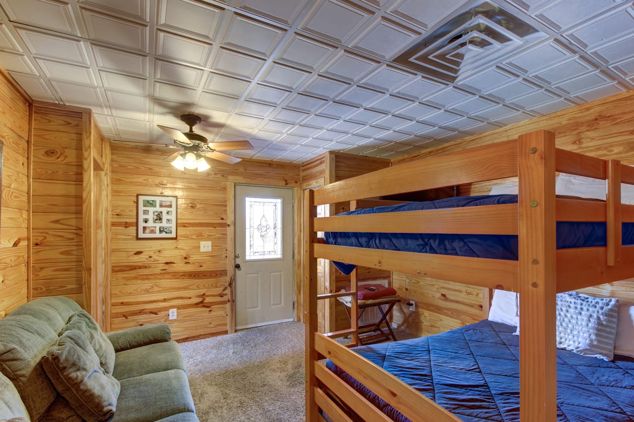 Fit For Kings Cabin 4 BD Vacation Rental in Sevierville, TN Vacasa