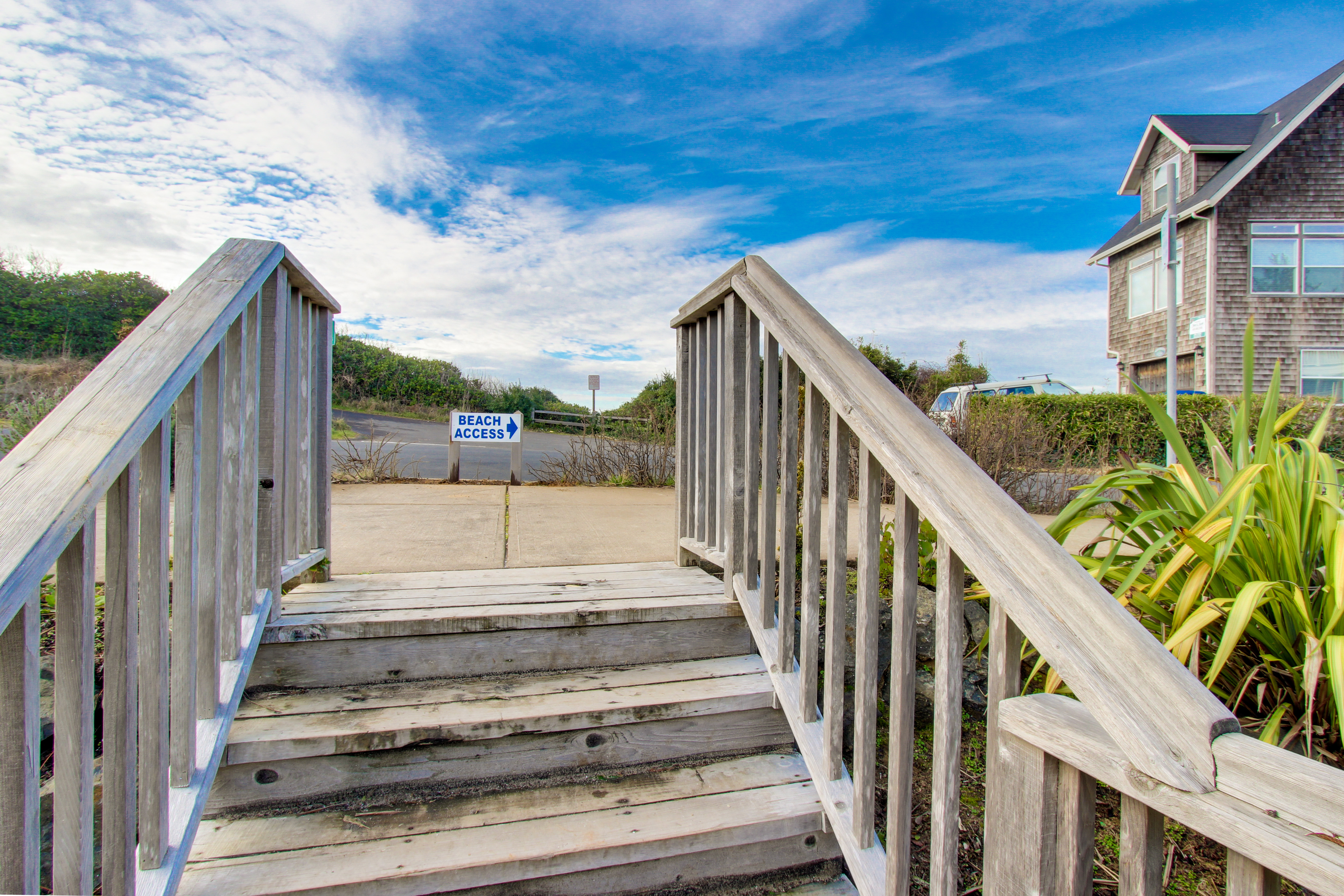 Da Beach House | 4 BD Vacation Rental In Lincoln City, OR | Vacasa