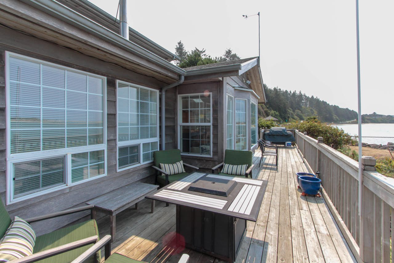 The Shideler House 3 BD Vacation Rental in Waldport, OR Vacasa