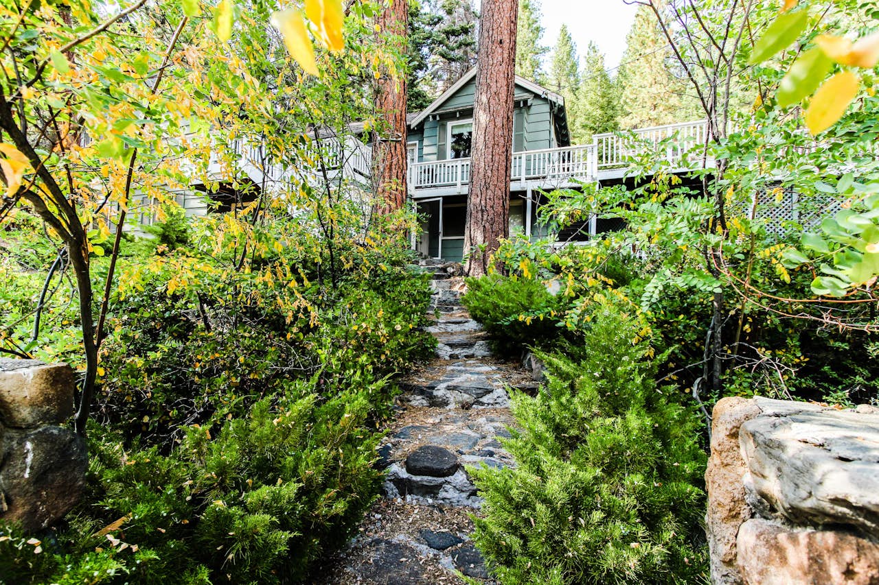 Pier Street Old Brockway Classic with Hot Tub 4 BD Vacation Rental in