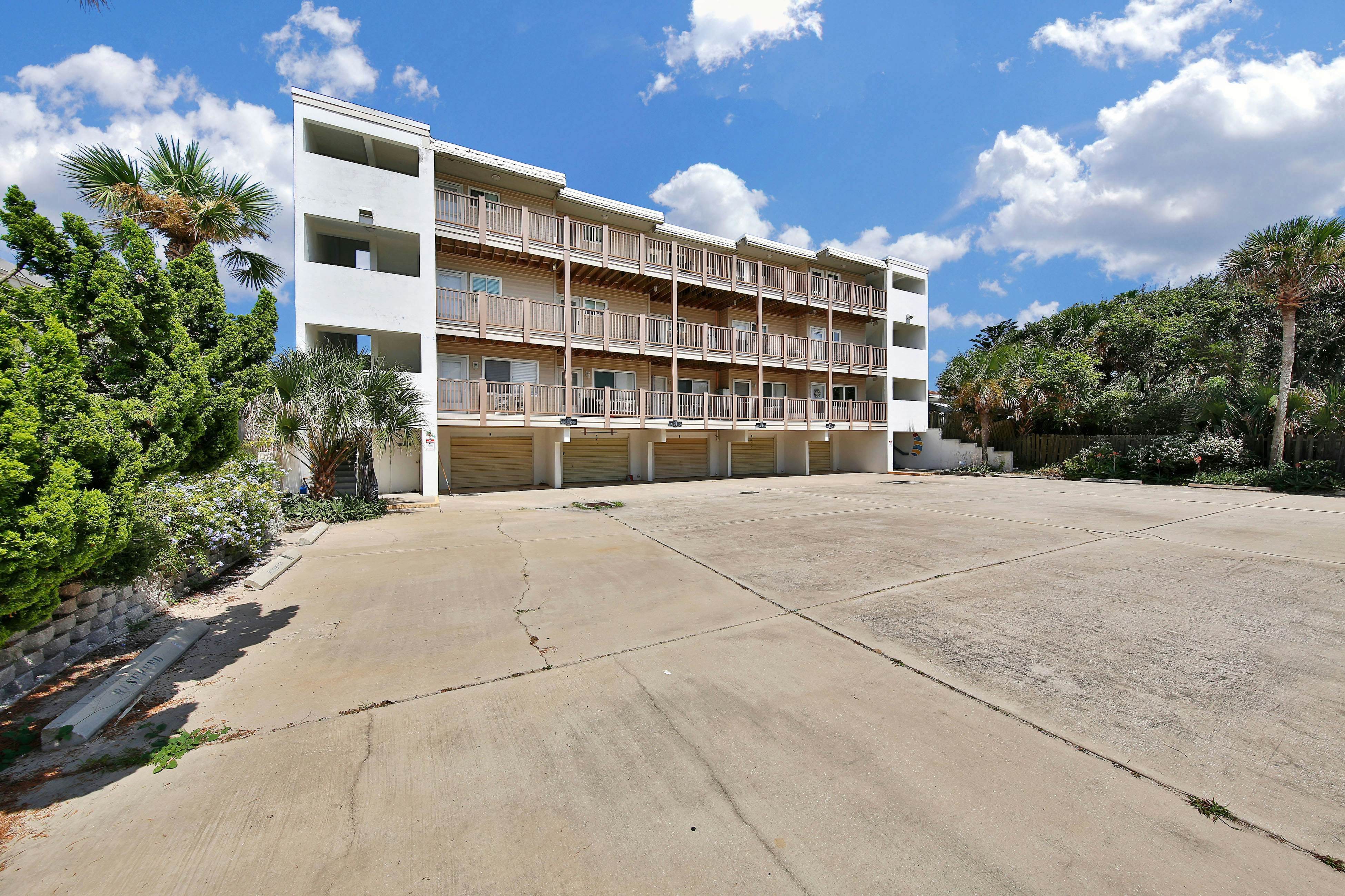 Cinnamon Shores Hideaway 1 BD OrmondByTheSea, FL Vacation Rental Vacasa