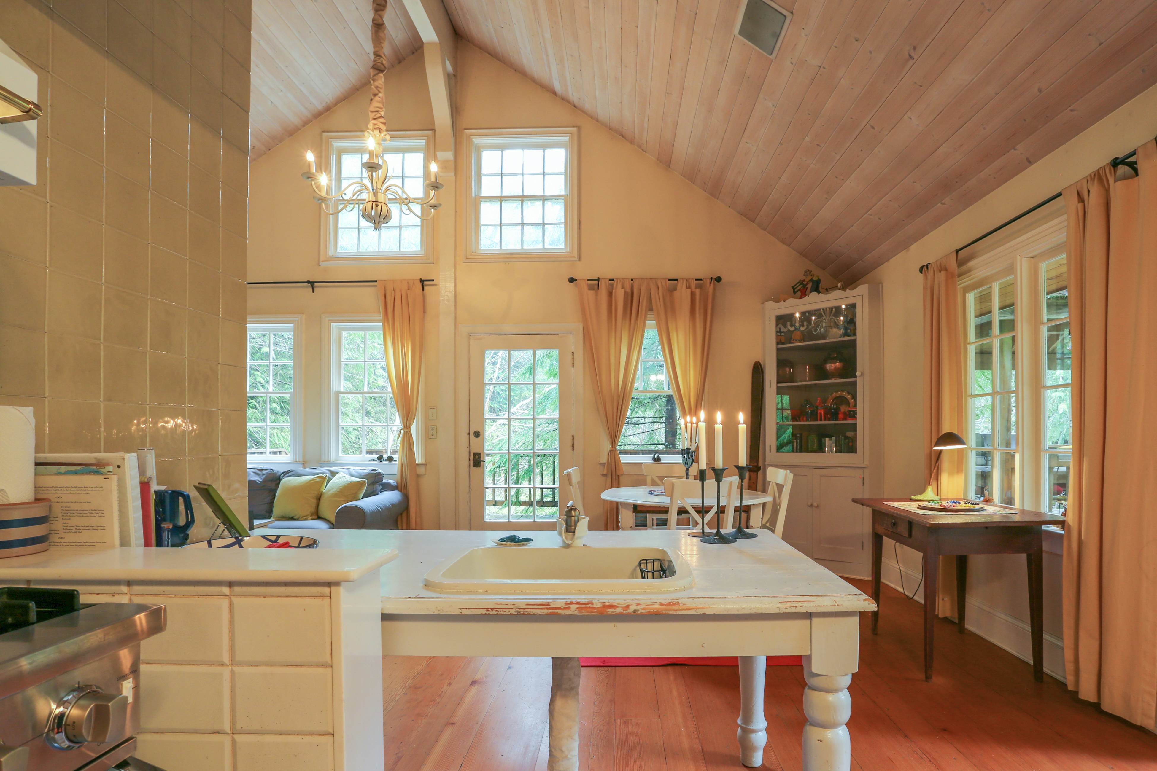 Swedish Stuga Vacation Rental 2 BD Rhododendron, OR Vacation Rental