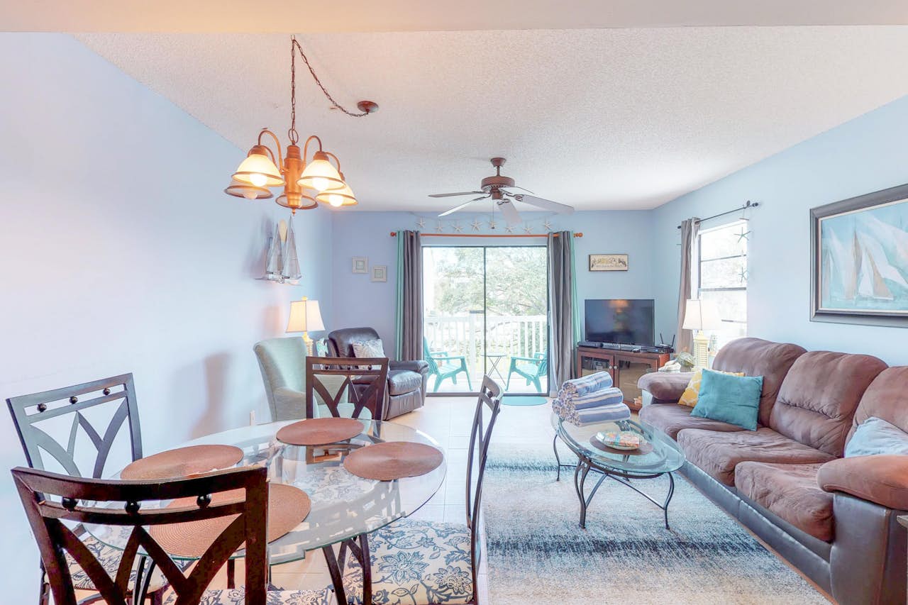 Fountain Head 5 2 BD Vacation Rental in Holmes Beach, FL Vacasa