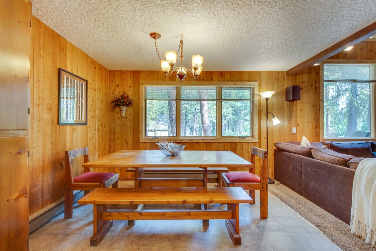 Black Butte Ranch Hawks Beard Home 4 BD Vacation Rental in Black