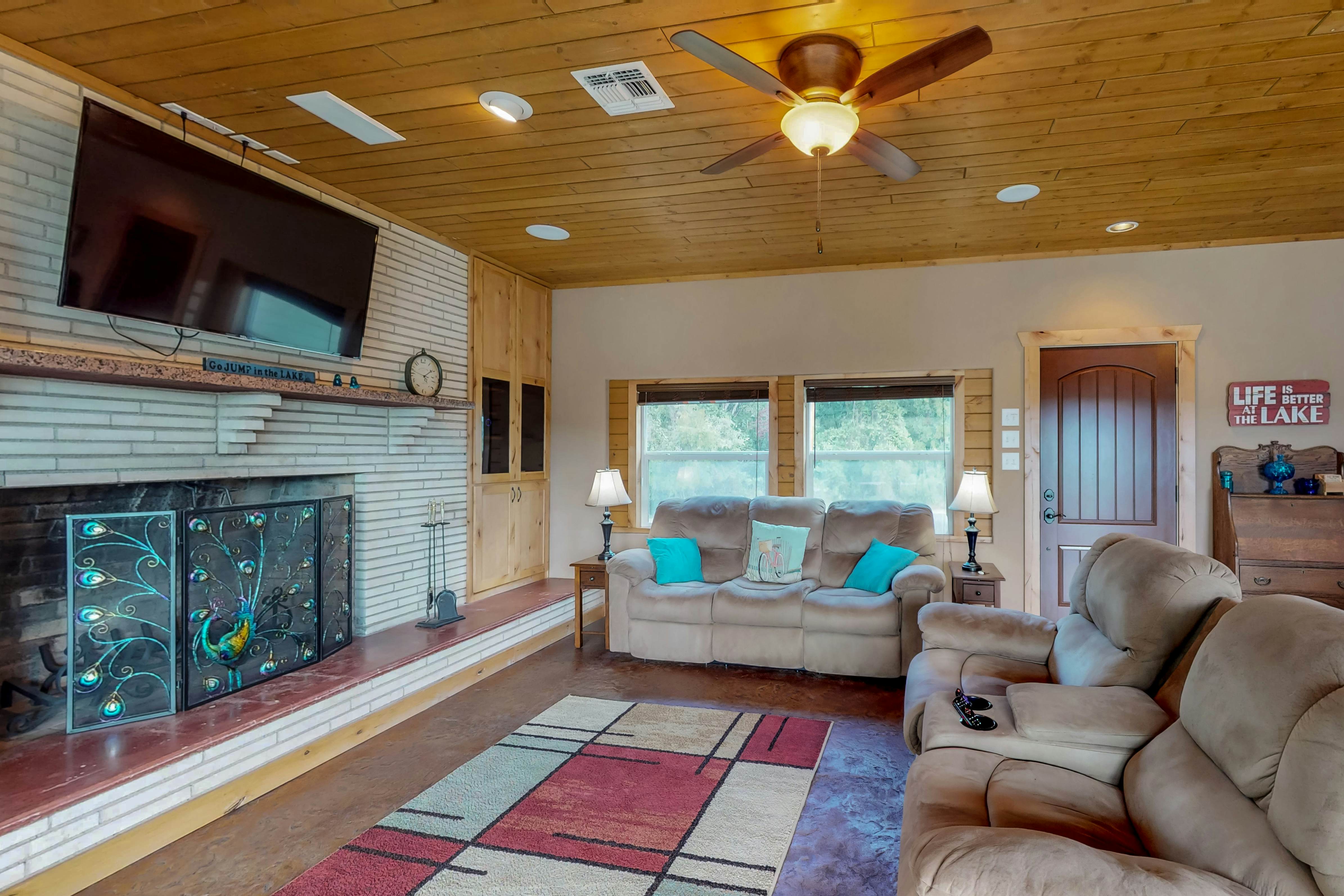 Arva's Retreat 2 BD TX Vacation Rental Vacasa