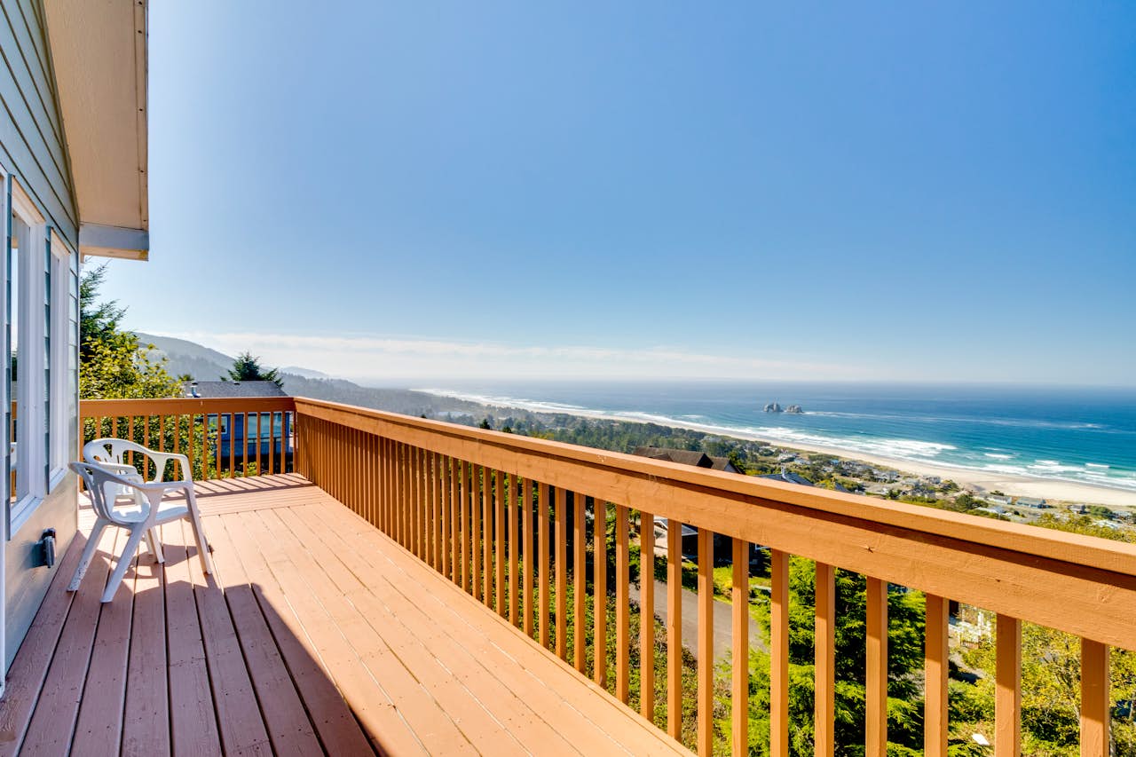 Hip Nautic 3 BD Rockaway Beach, OR Vacation Rental Vacasa