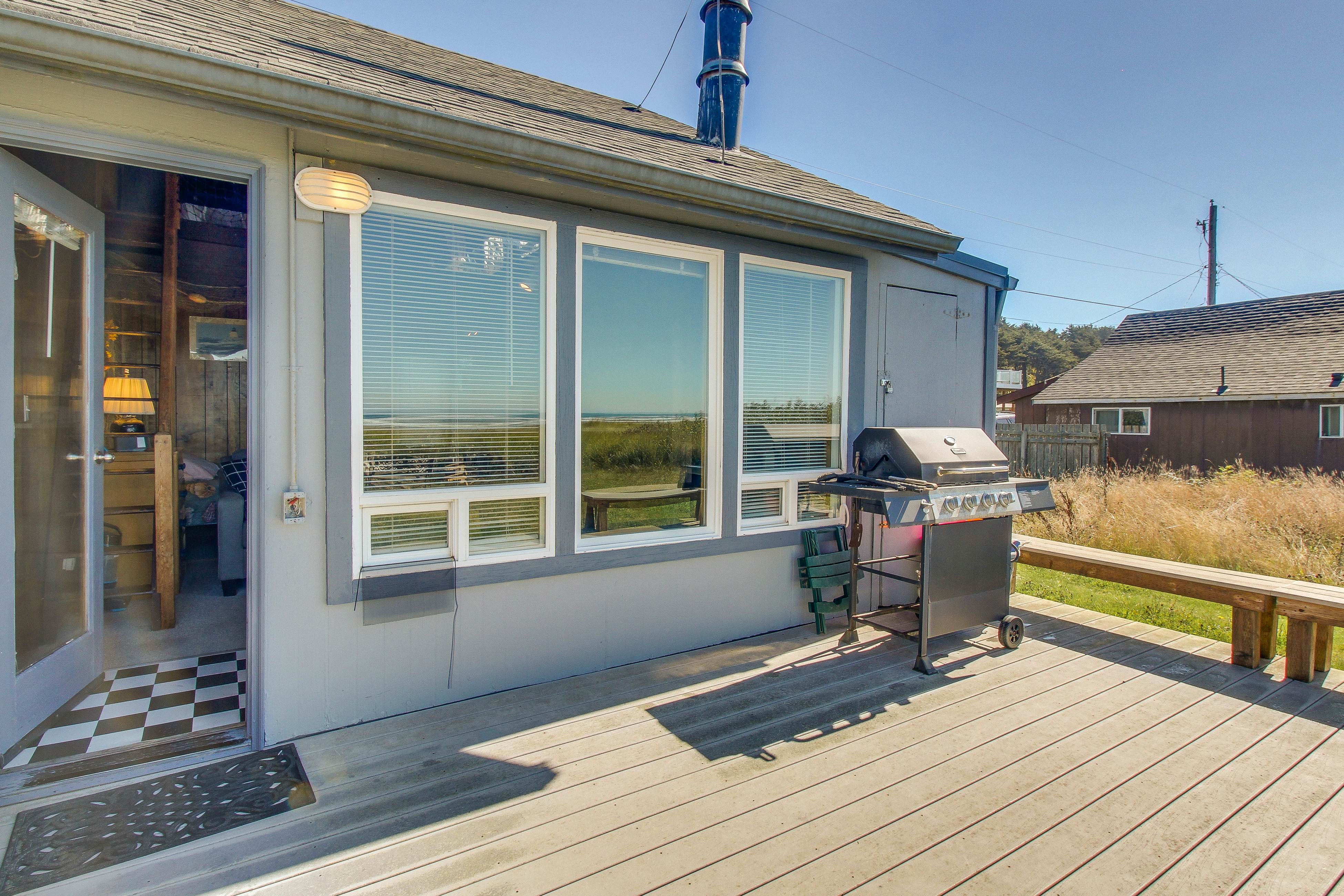 Crab Cottage 1 BD Moclips, WA Vacation Rental Vacasa