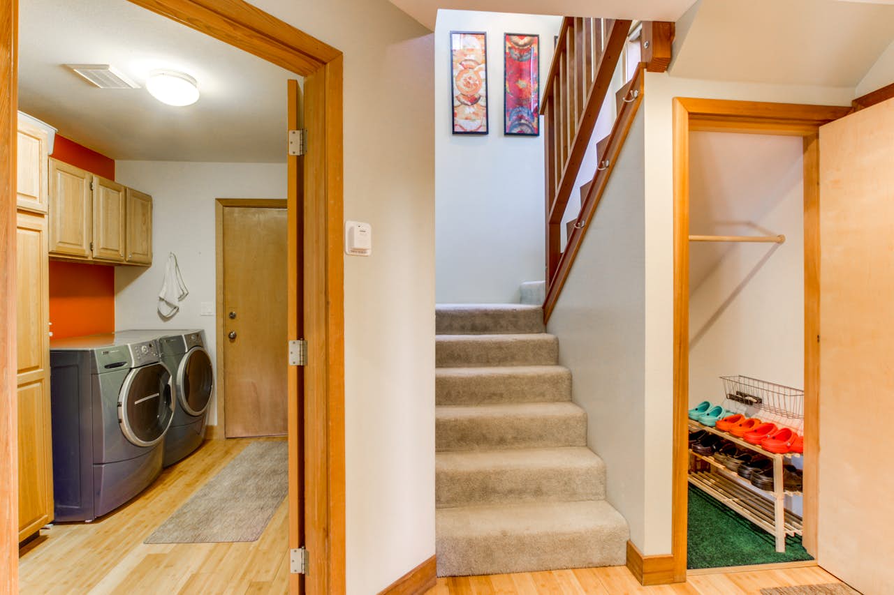 Sisters Tollgate Retreat with Hot Tub & WiFi 2 BD Vacation Rental in