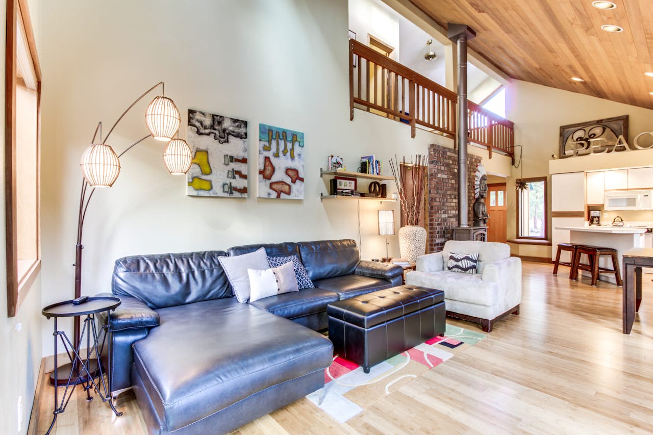 Sisters Tollgate Retreat with Hot Tub & WiFi 2 BD Vacation Rental in