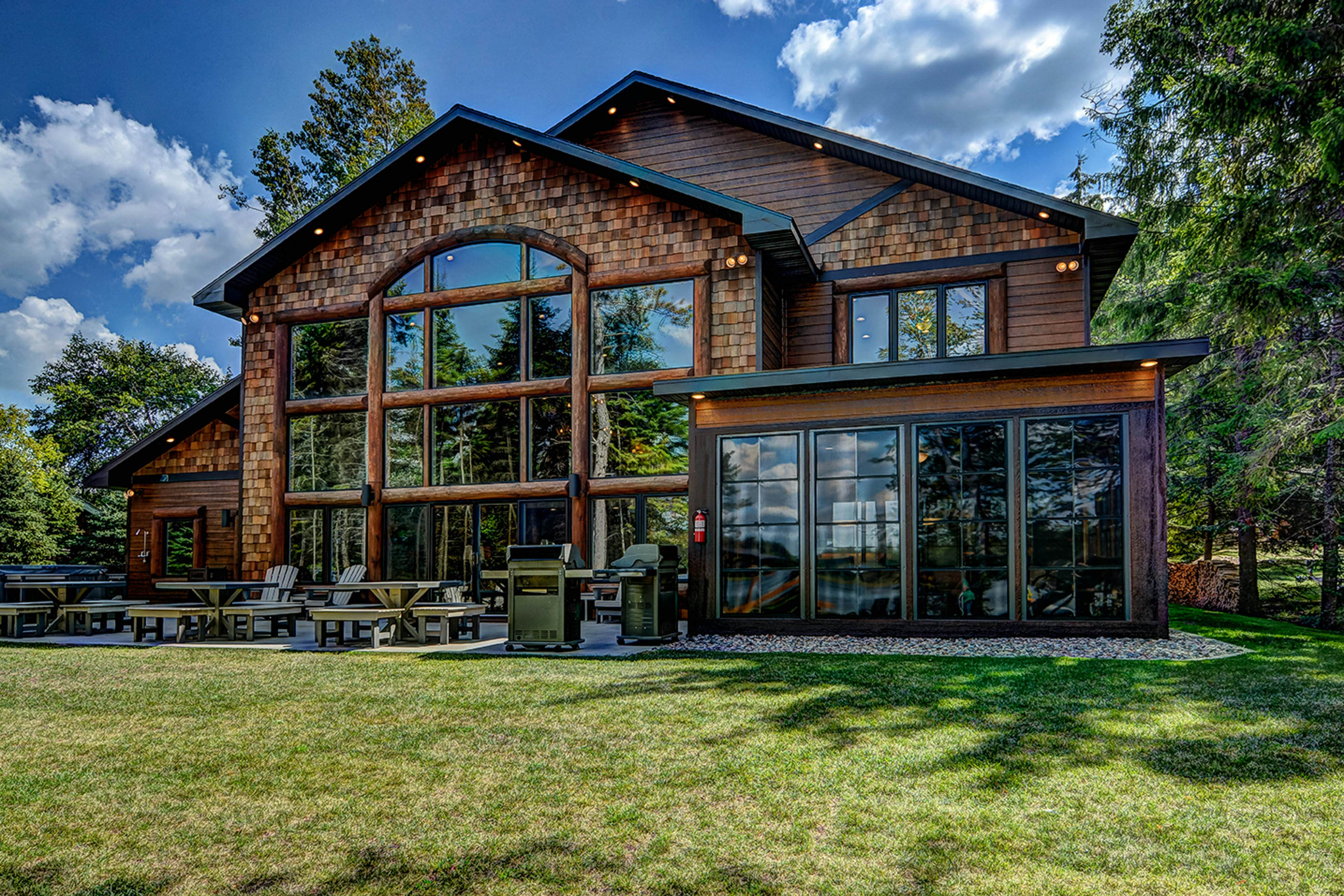 Whispering Pines Lodge (Fewer Rooms Option) 9 BD Eagle River, WI