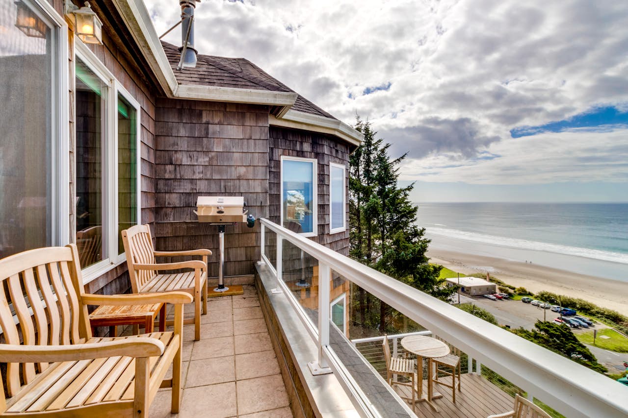 Berni's Ocean View Castle The Potter's Wheel 2 BD Vacation Rental