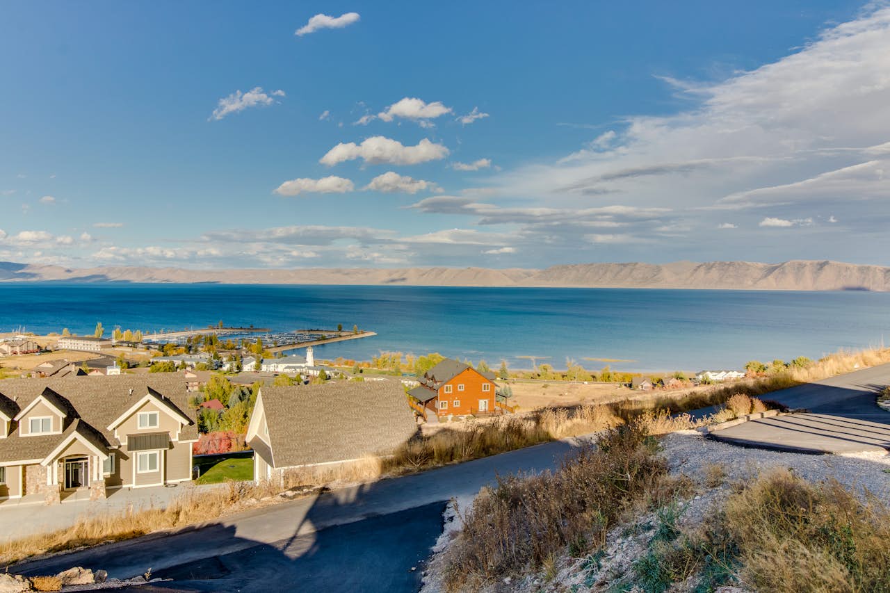 cabin overlooking the harbor - garden city, ut