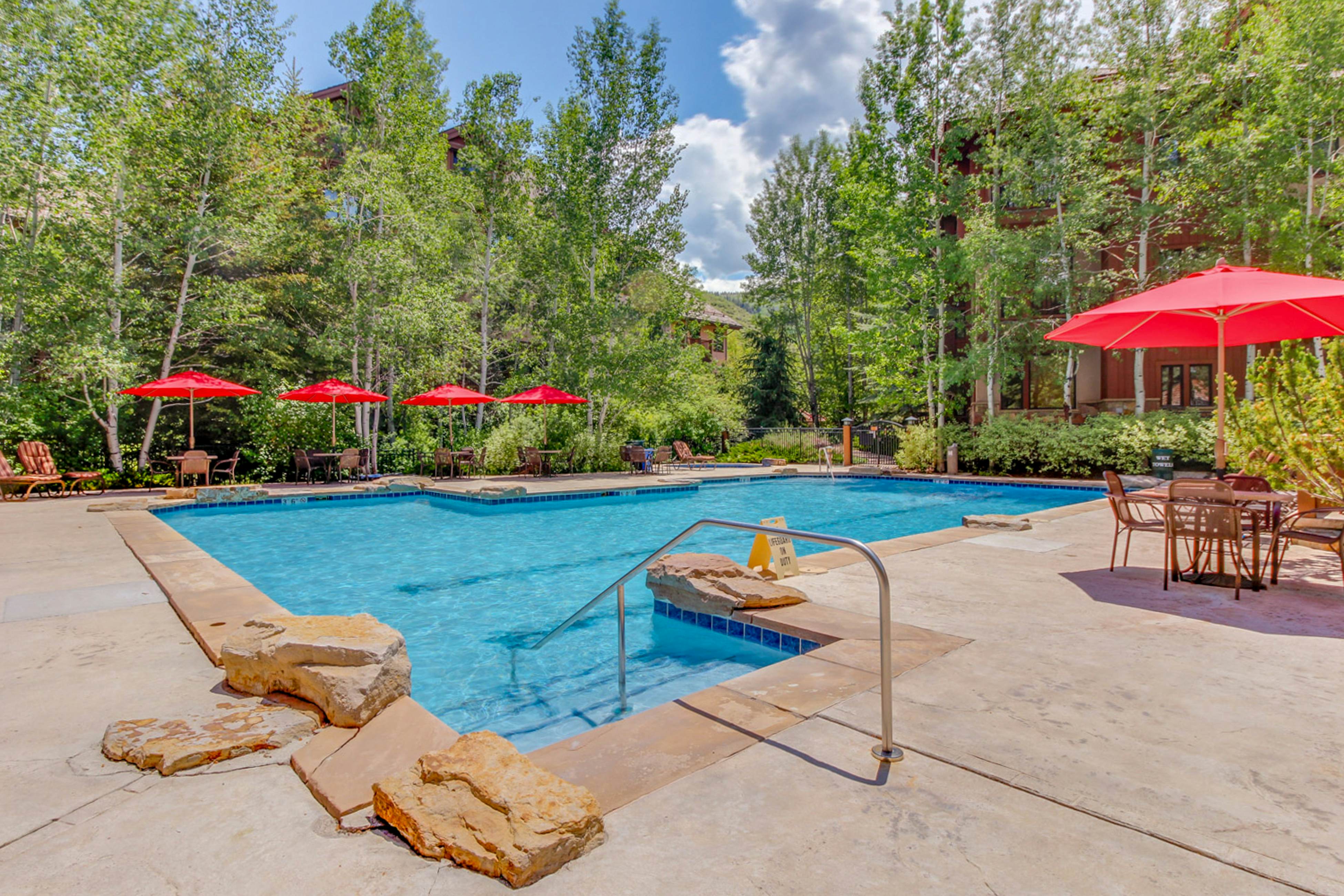 Spruce Tree Lodge #208