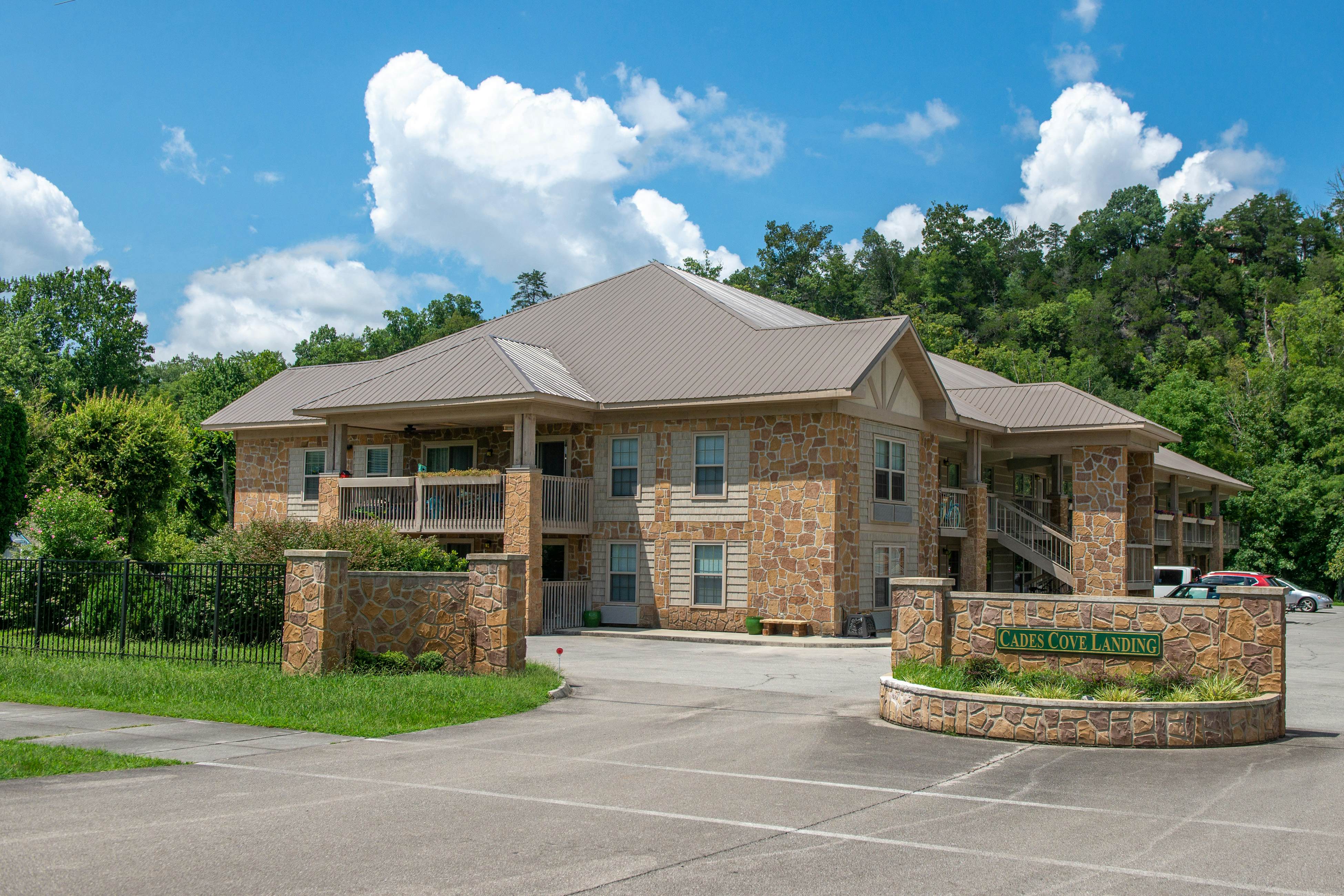 Cades Cove Landing Condo Little River Loft 0 BD Townsend, TN