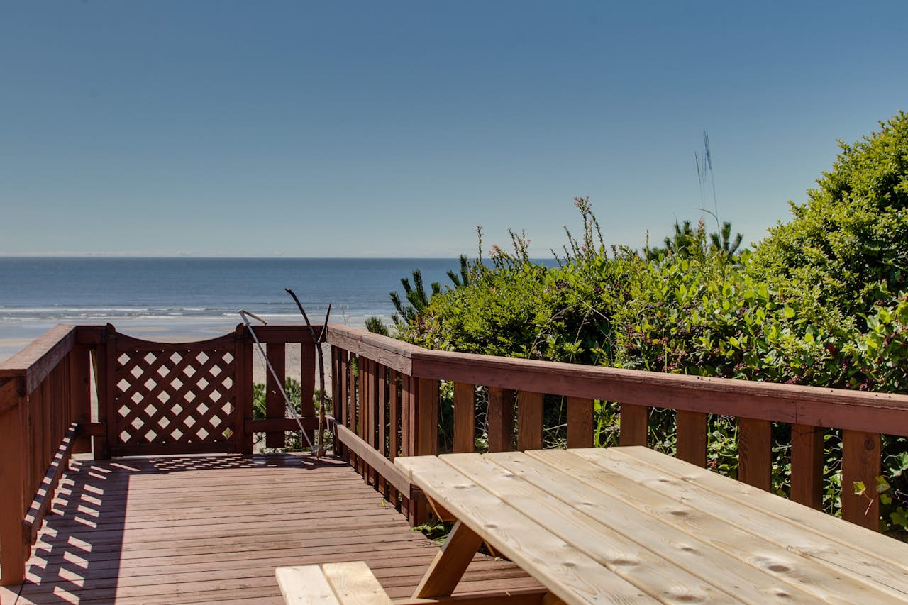 Seadrifter Oceanfront Beach House 4 BD Vacation Rental in Seal Rock