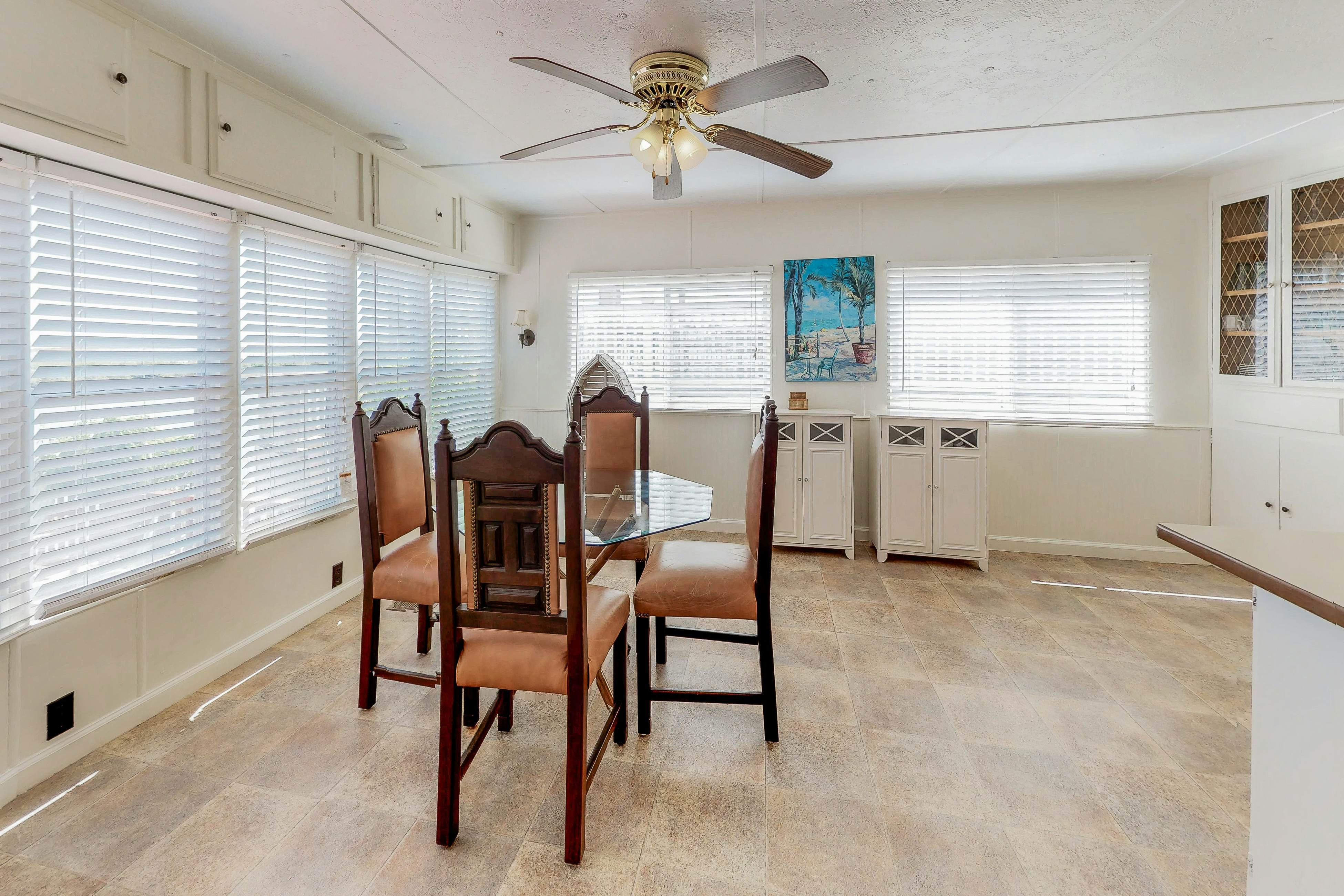 Long Island Village 621 Sand Dollar 1 BD Port Isabel, TX Vacation