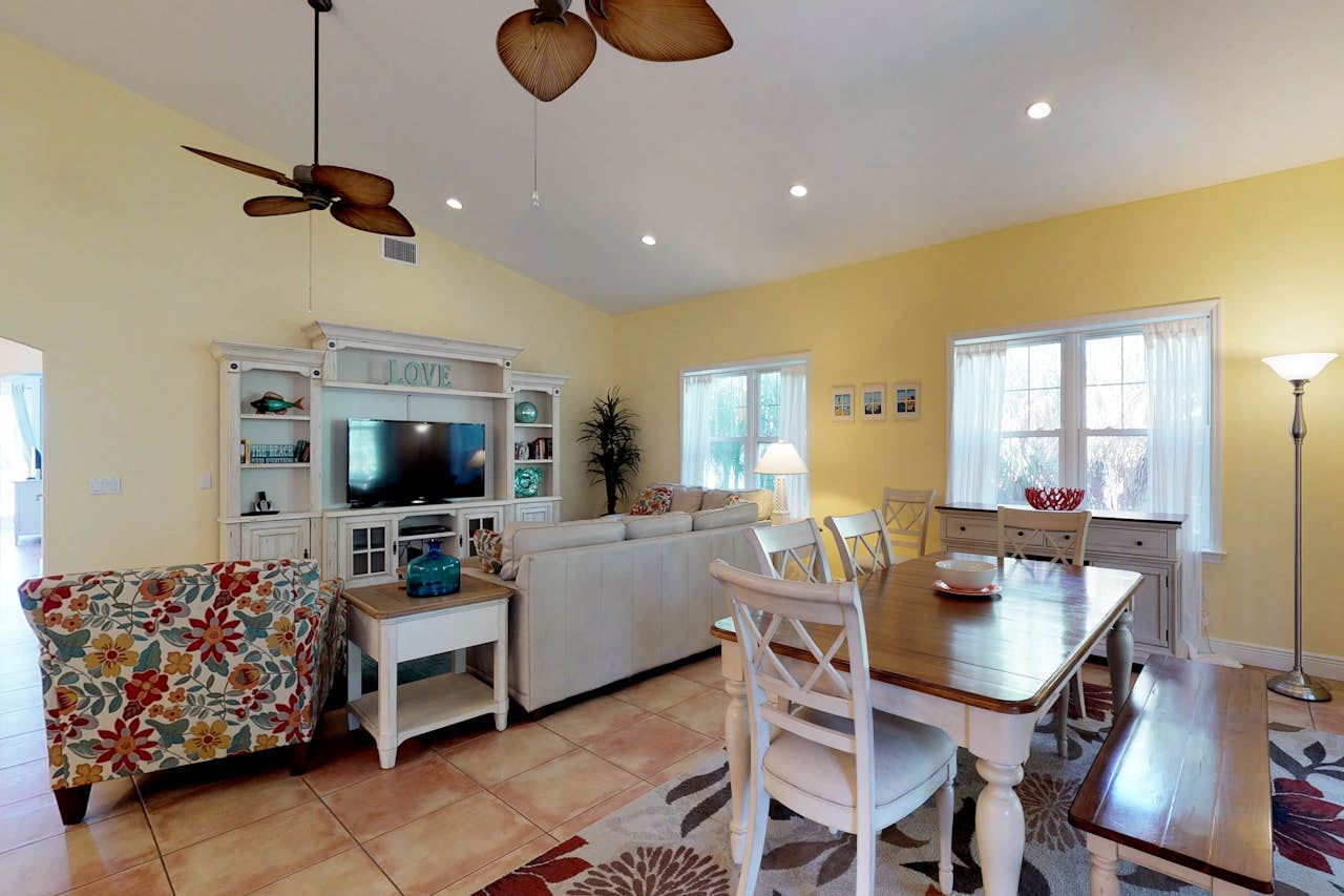 Mon AMI Beach House | 3 BD Vacation Rental in Anna Maria ...