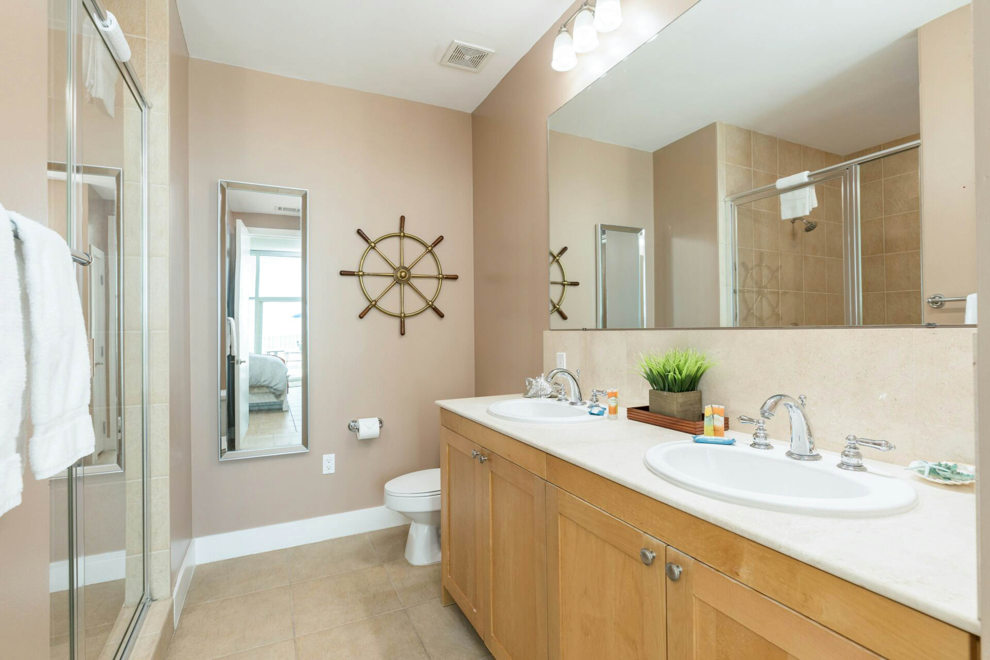 Emerald By The Sea #603