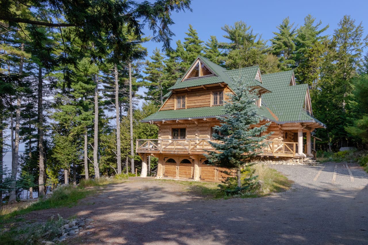 Big Moose Lodge 6 BD Vacation Rental In Beaver Cove ME Vacasa big-moose-lodge-6-bd-vacation-rental-in-beaver-cove-me-vacasa