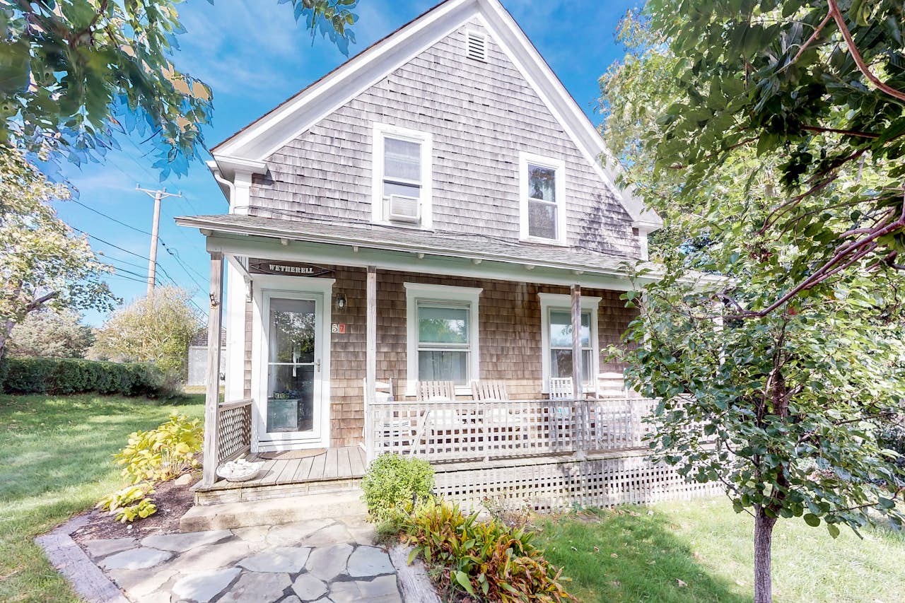 Vineyard Haven 4 BD Oak Bluffs, MA Vacation Rental Vacasa