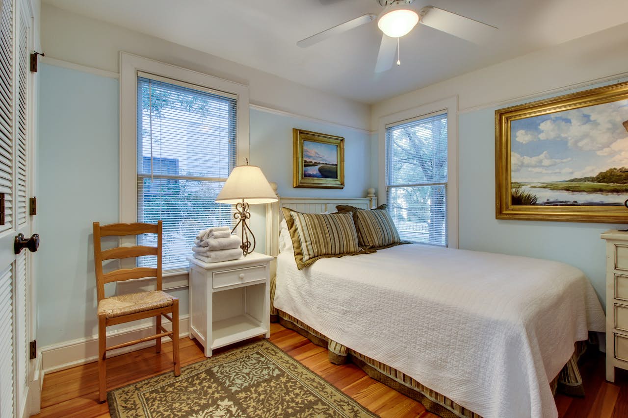 Frederica Cottage 3 BD Vacation Rental in St. Simons Island, GA Vacasa