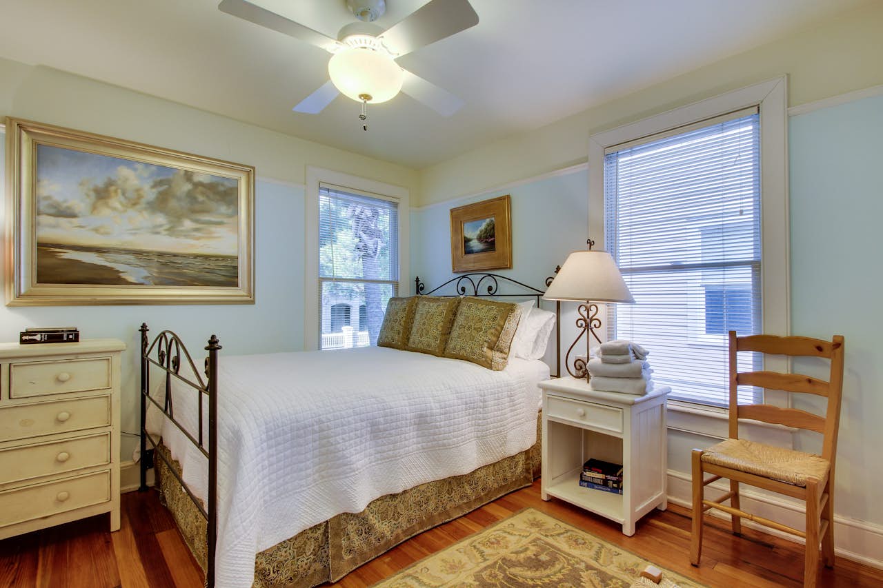 Frederica Cottage 3 BD Vacation Rental in St. Simons Island, GA Vacasa