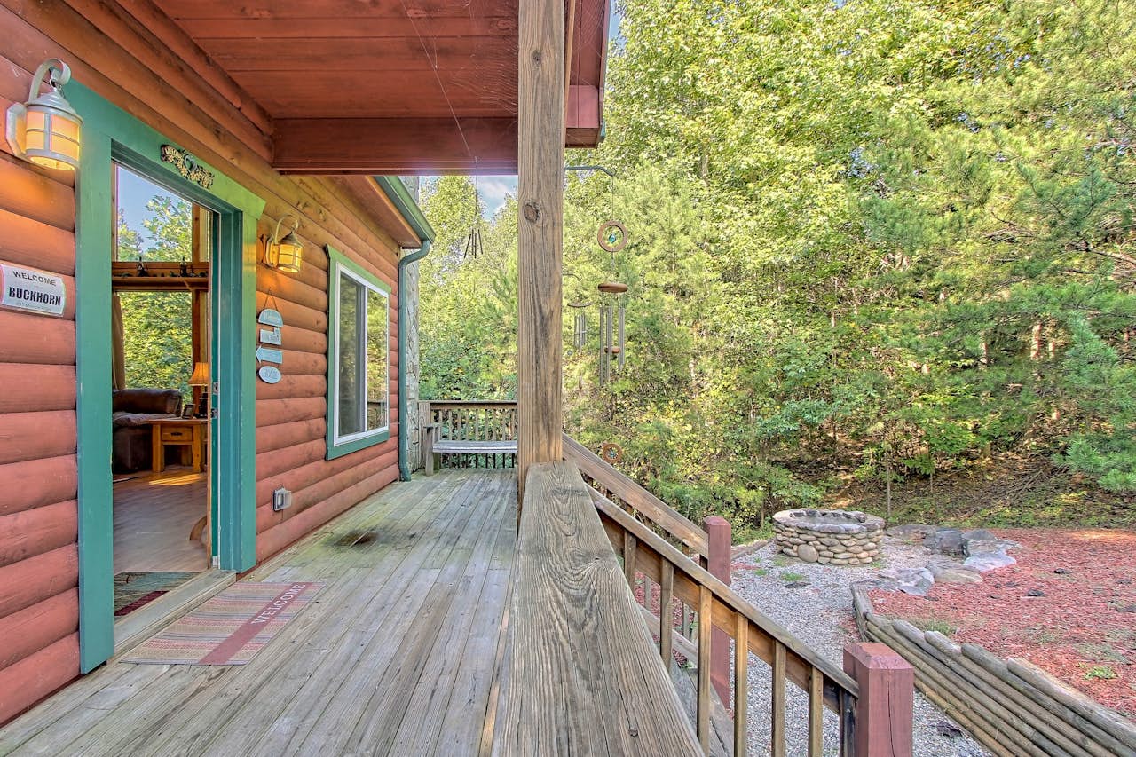 Buckhorn Cabin 2 BD Vacation Rental in Sautee Nacoochee, GA Vacasa
